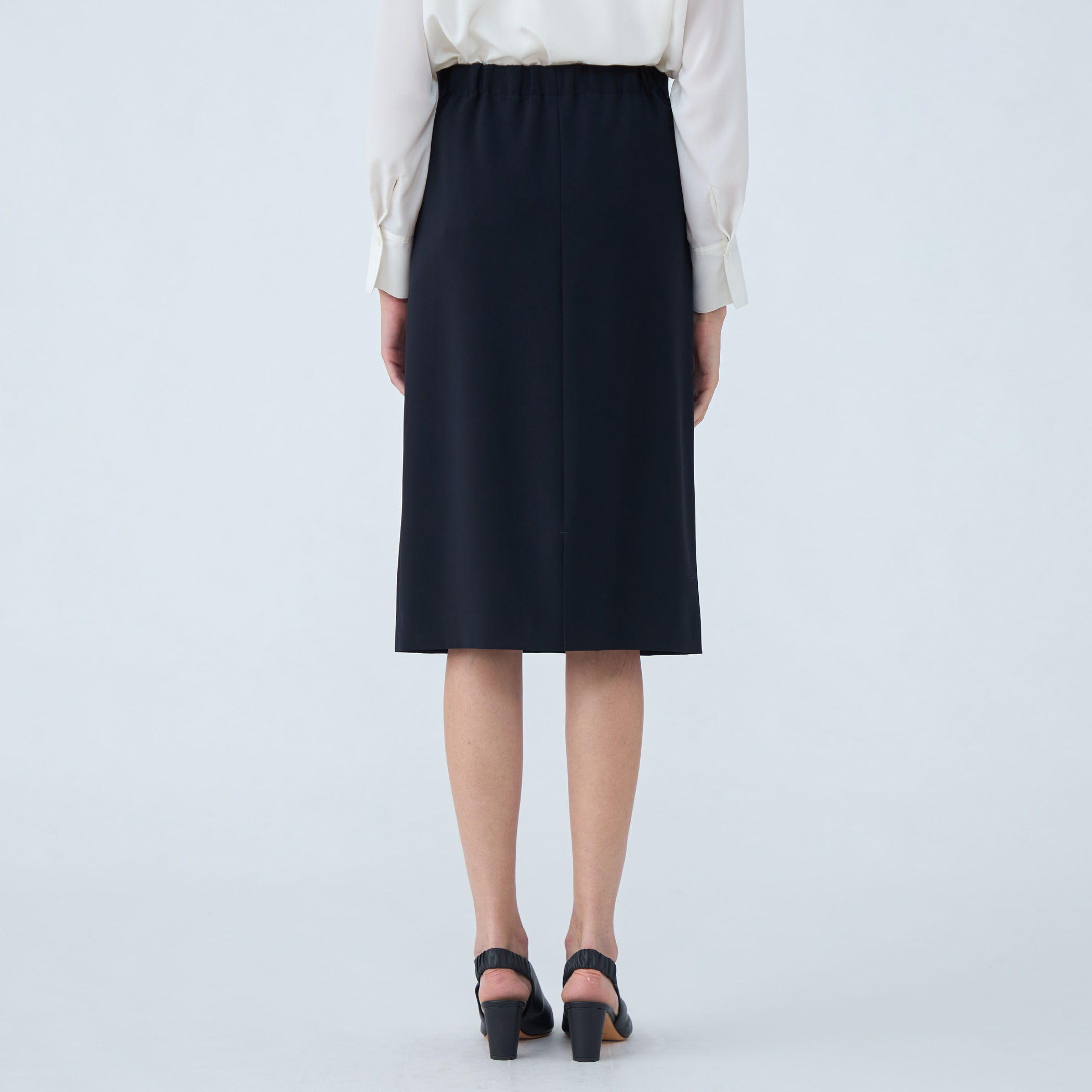 ドライダブルクロス Iラインスカート｜トゥモローランド 公式通販