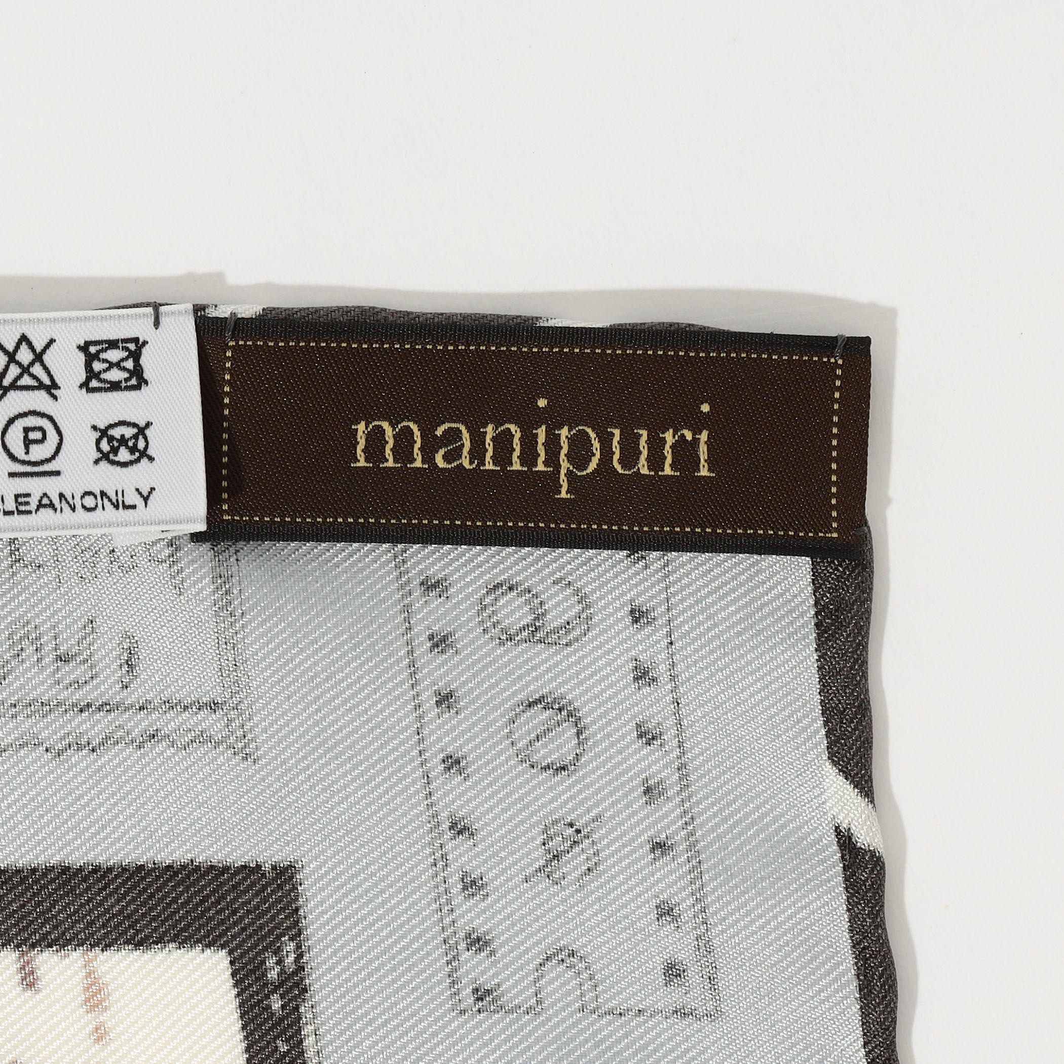 MANIPURI WANDERLAND シルクスカーフ｜トゥモローランド 公式サイト