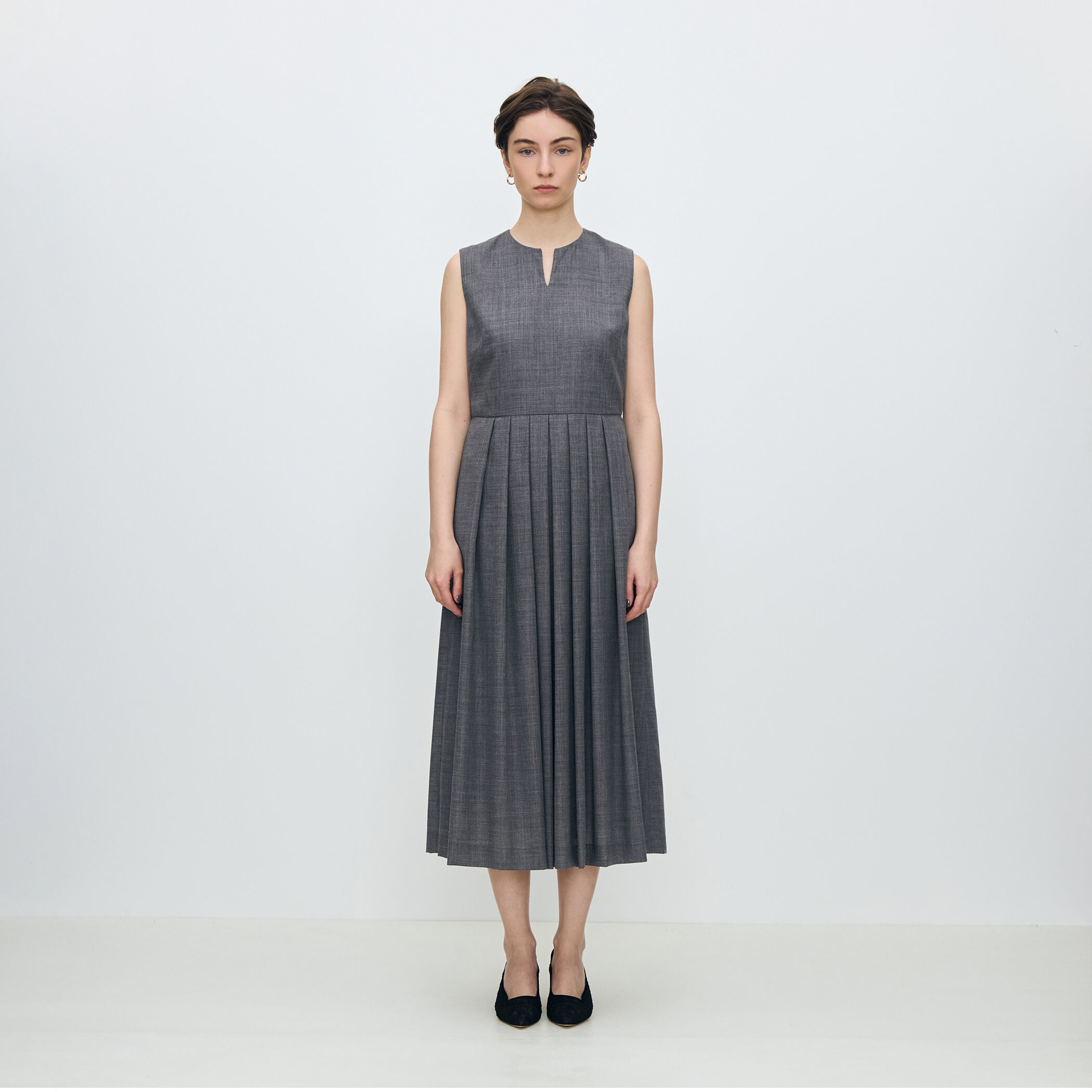 タグ付き新品　TOMORROWLAND　ワンピース クリアーボイル キーネックワンピース｜トゥモローランド 公式通販