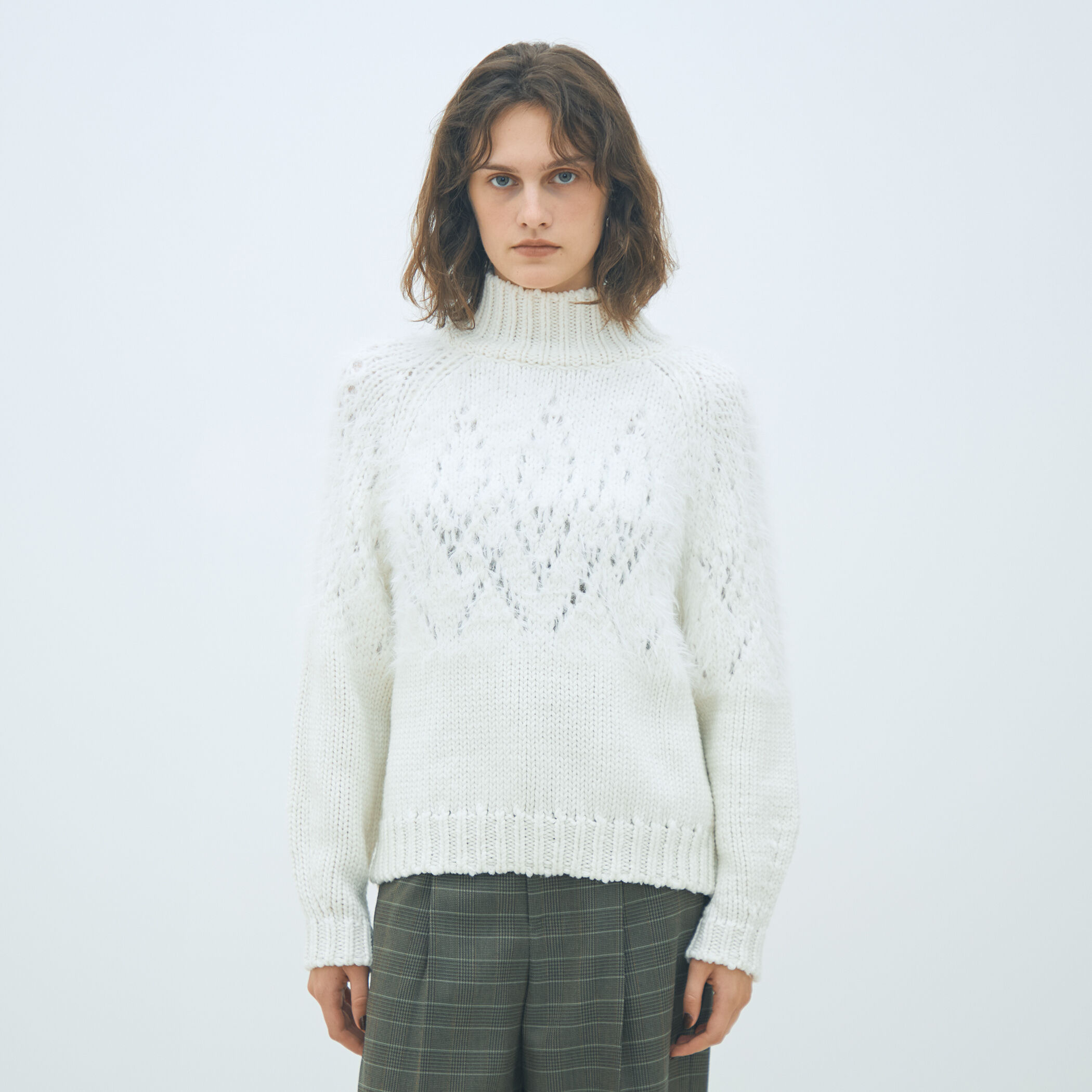 アイレットシャギー ハイネックプルオーバー｜トゥモローランド 公式通販