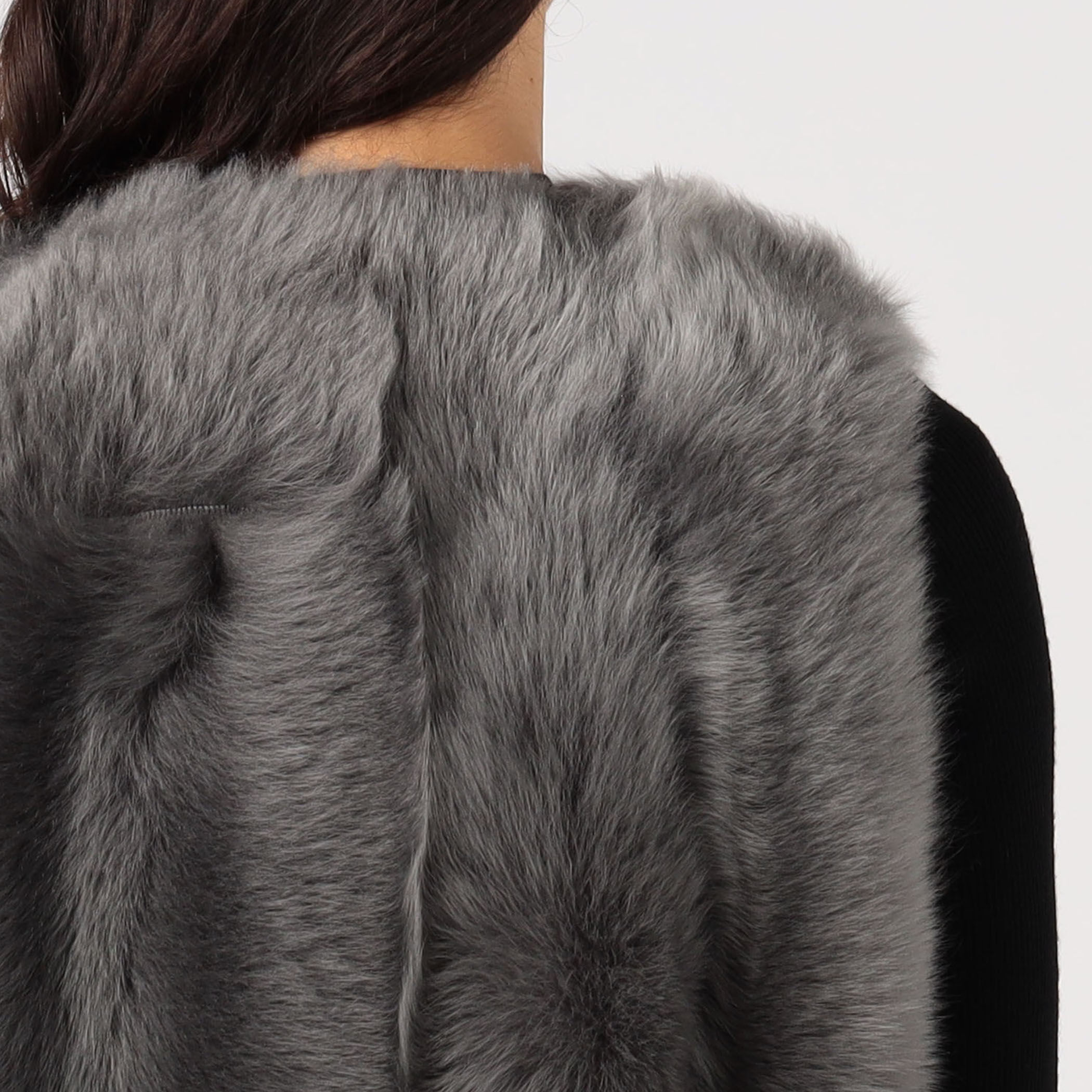 KARL DONOGHUE MIDI ムートンジレ｜トゥモローランド 公式通販