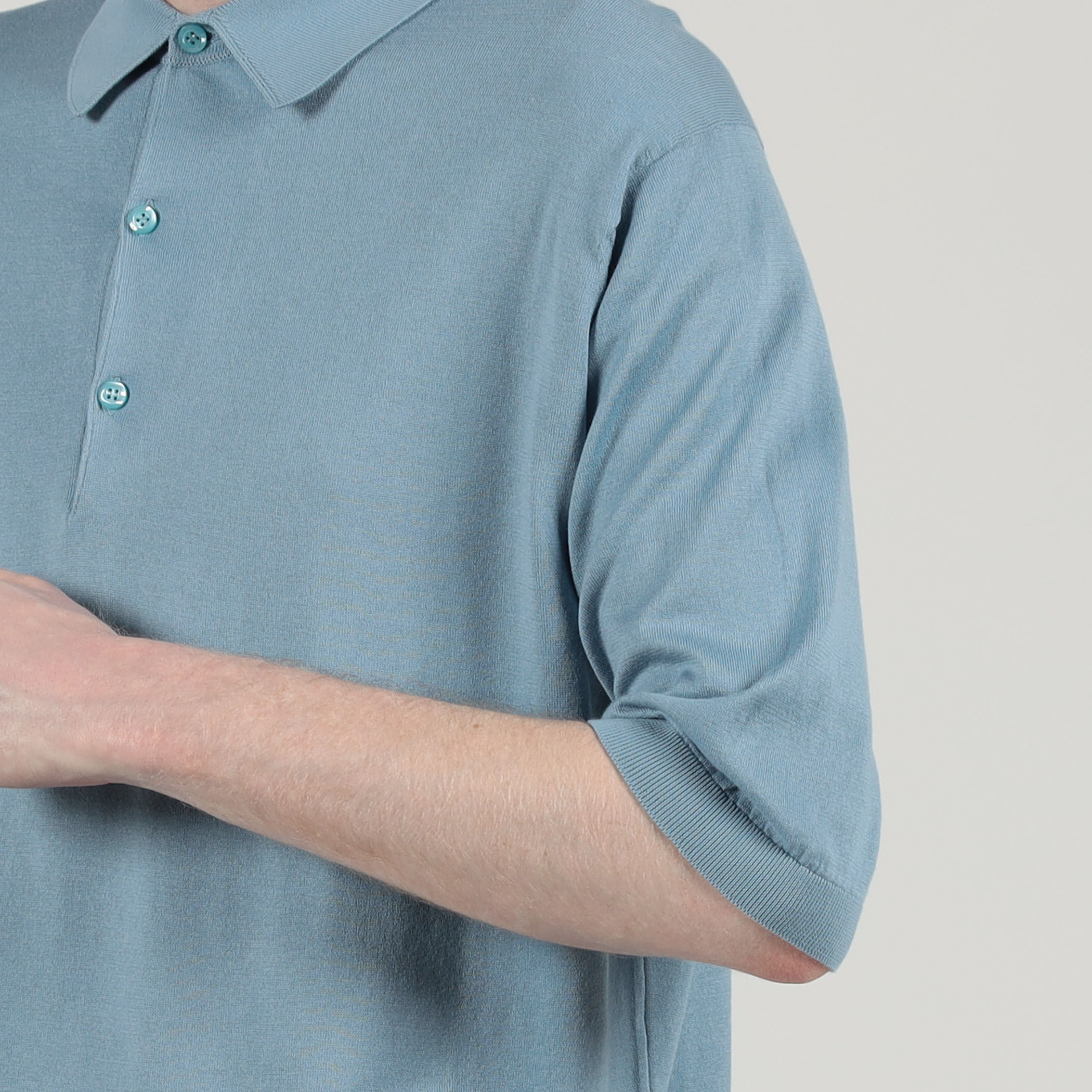 別注】JOHN SMEDLEY コットン ポロカラーニット｜トゥモローランド