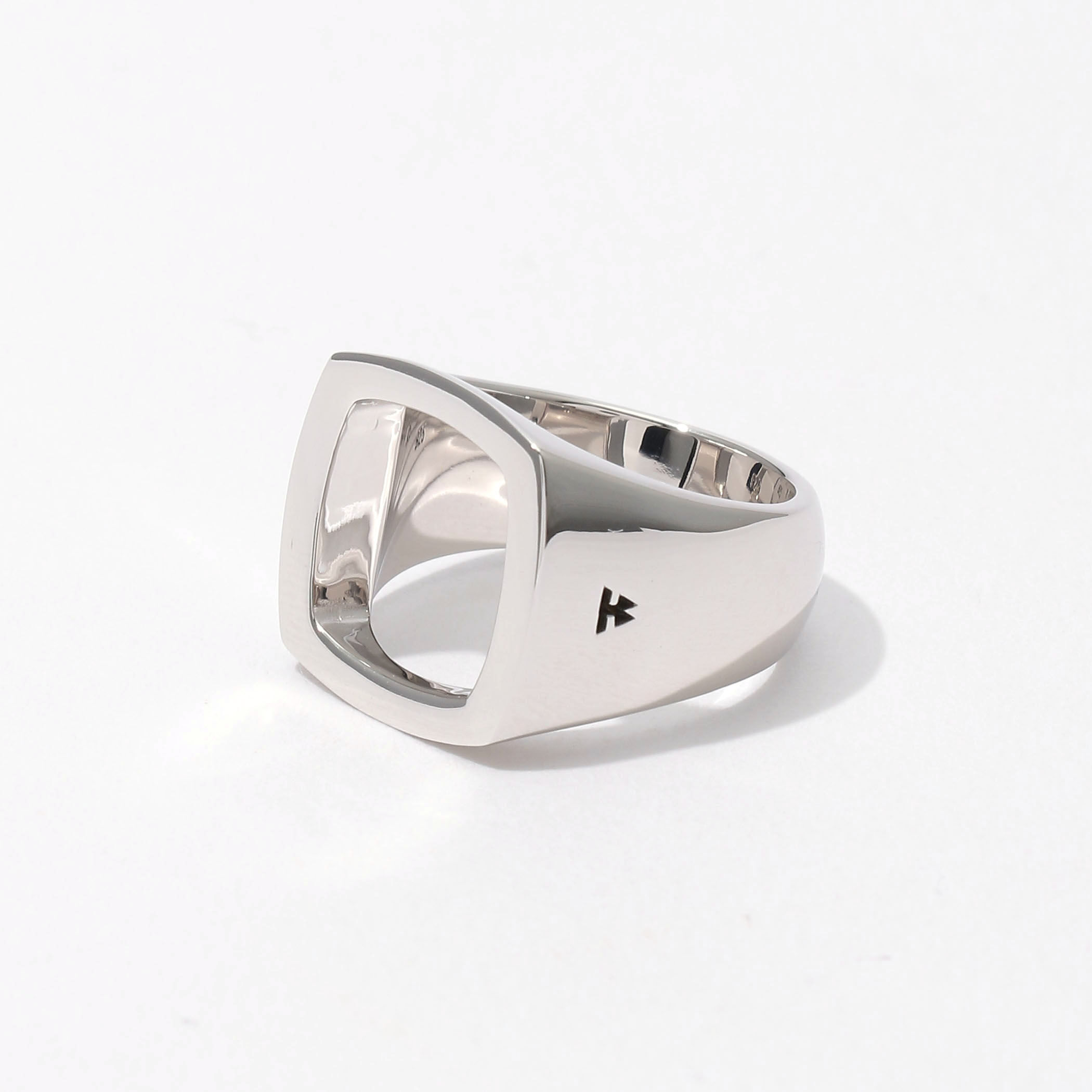 【12月スーパーSALE 15％OFF】 TOM WOOD スクエアオープンリング｜トゥモローランド 公式通販 アクセサリー