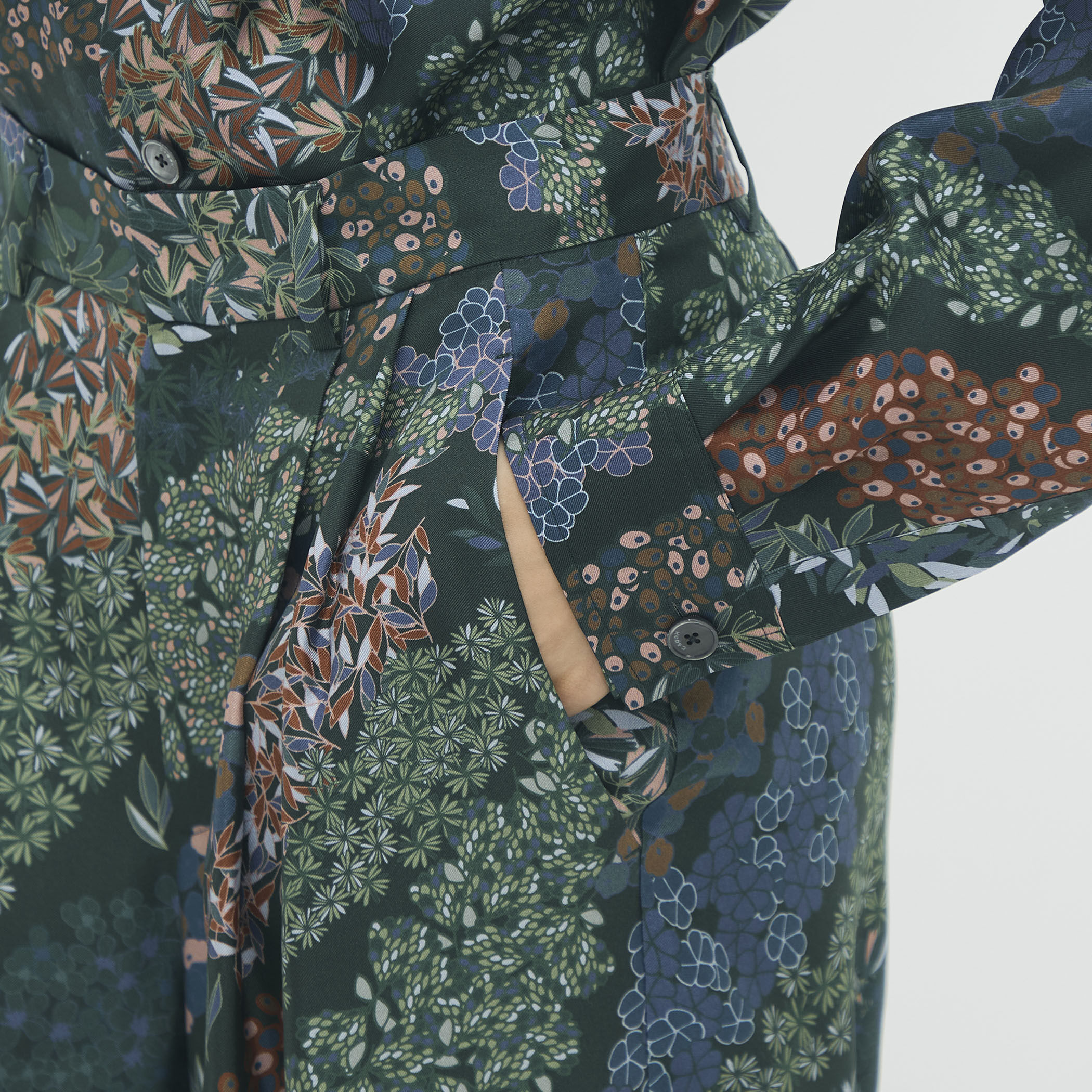 シルクツイル FLOWER RIVERプリント 2タックワイドパンツ