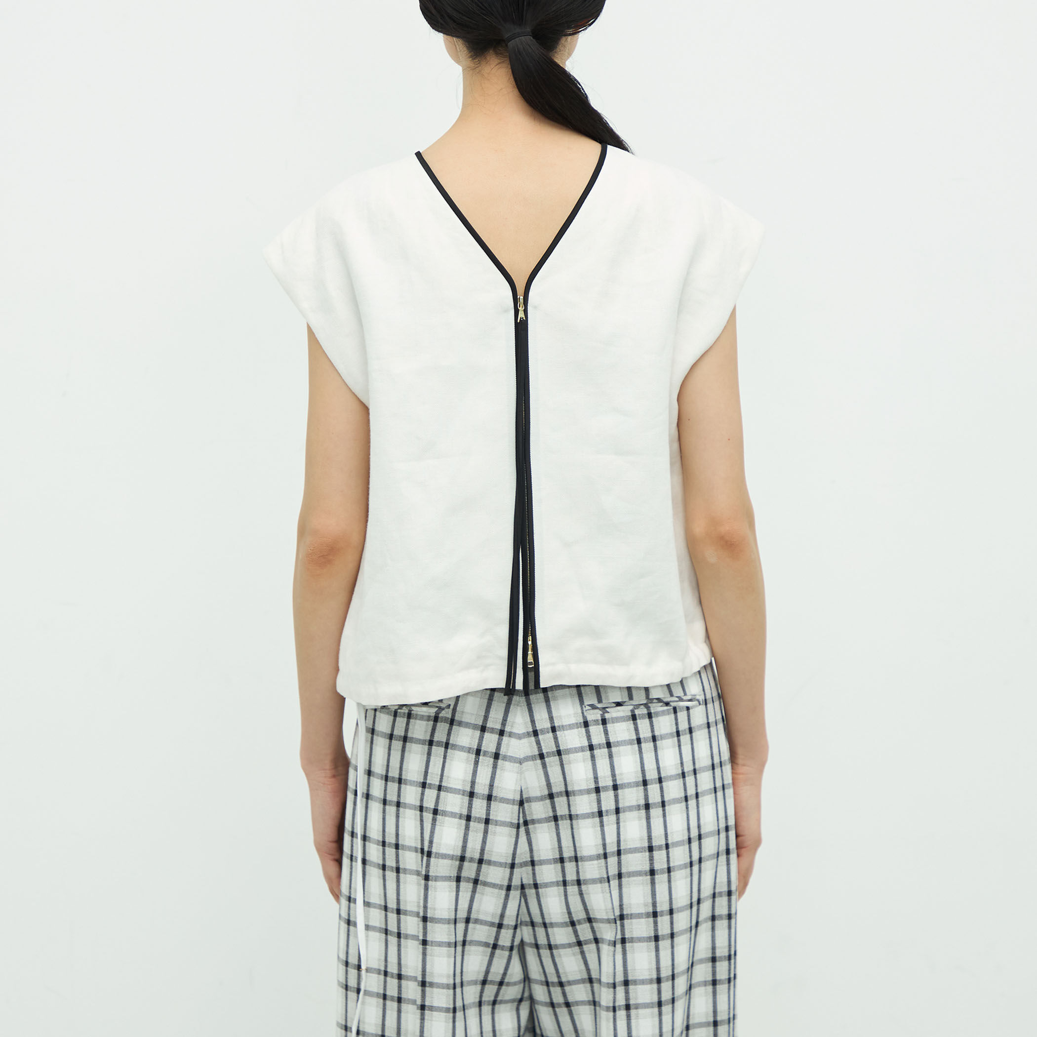 リネンヘリンボーン キャップスリーブトップ｜トゥモローランド