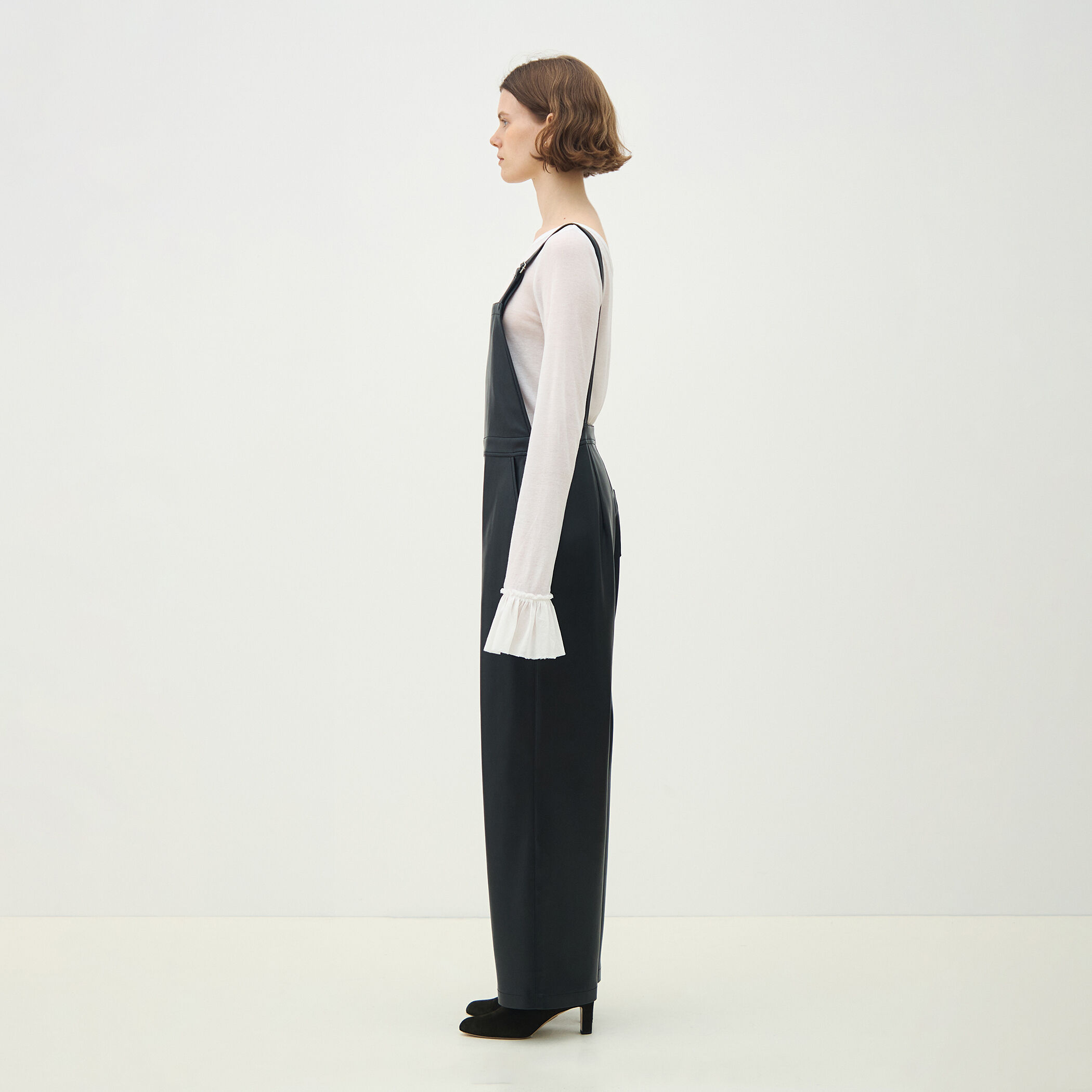 WEB先行予約】レザーライク サロペット｜トゥモローランド 公式通販