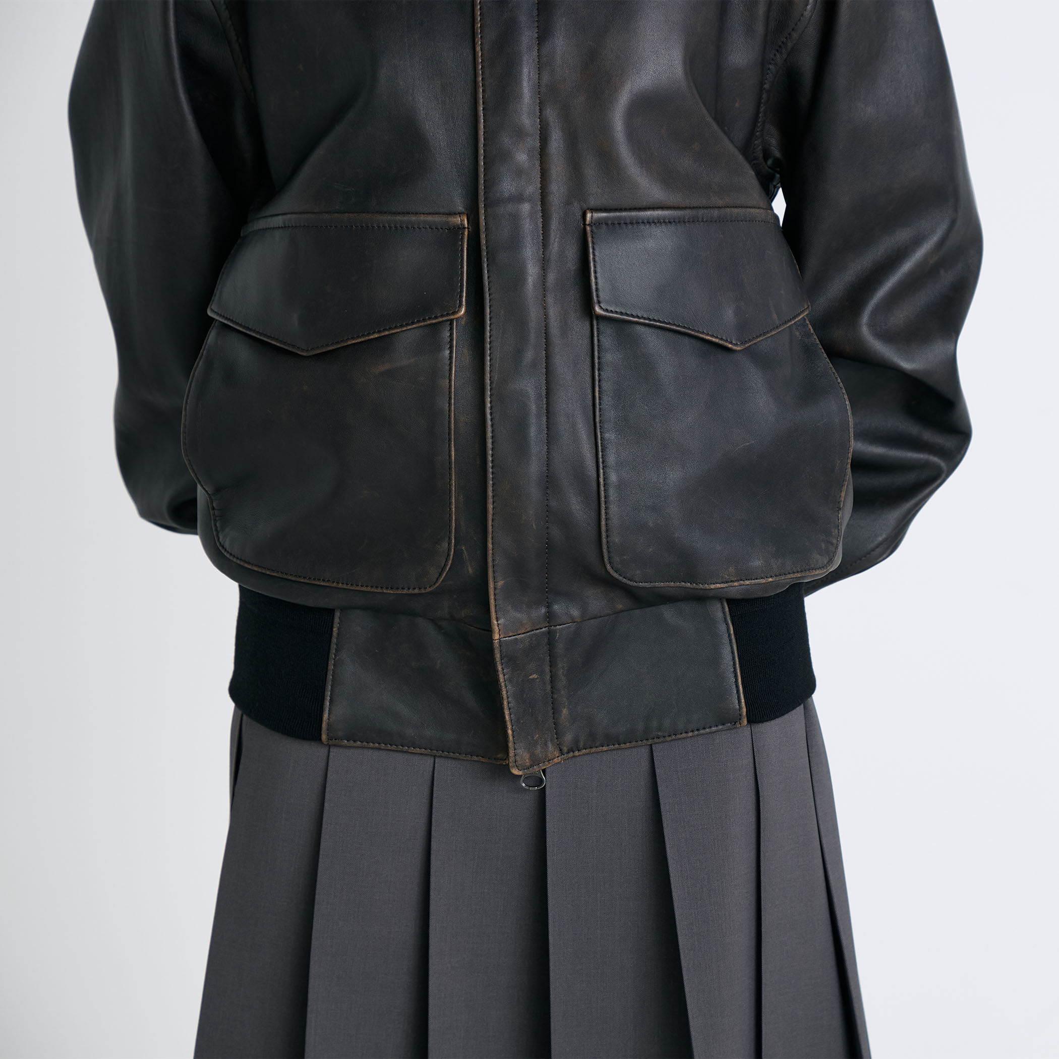 クラッシュレザー A-2ジャケット｜トゥモローランド 公式通販