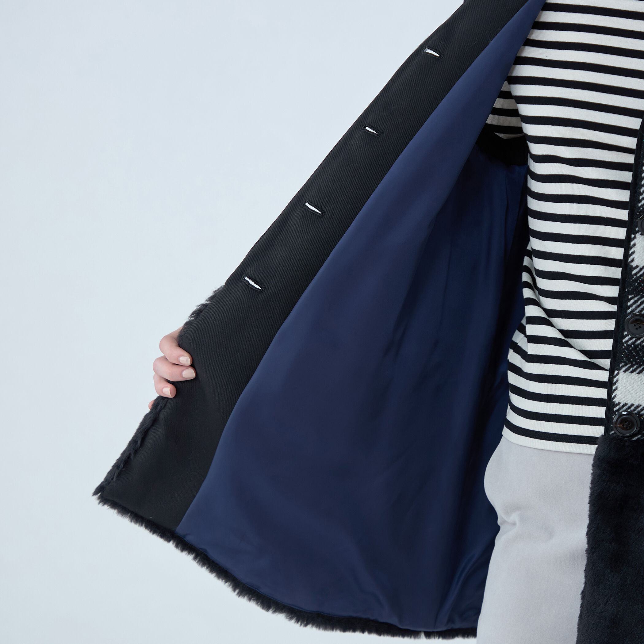 トゥモローランド 美品 オーロラペーンチェックファーコンビジレ 黒 オーロラペーンチェック ファーコンビジレ（ベスト）｜TOMORROWLAND