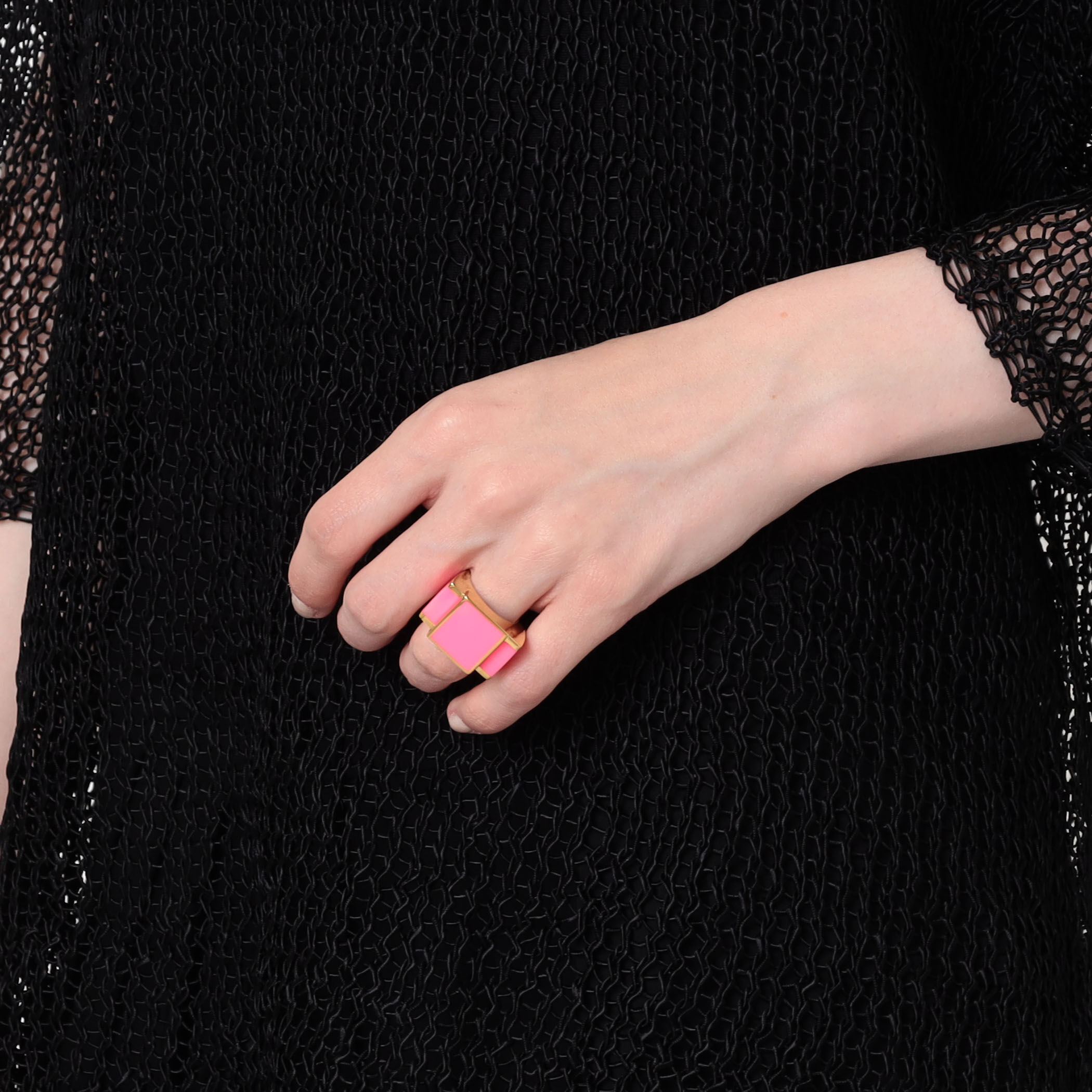 the rose Bague One Gold Sculptural リング｜トゥモローランド 公式サイト