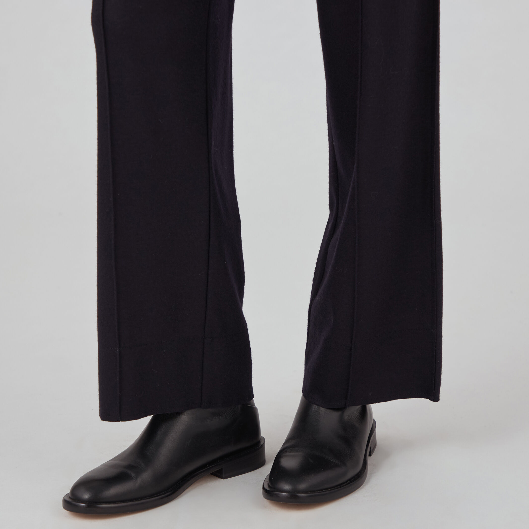 圧縮ニット タックストレートパンツ｜トゥモローランド 公式通販