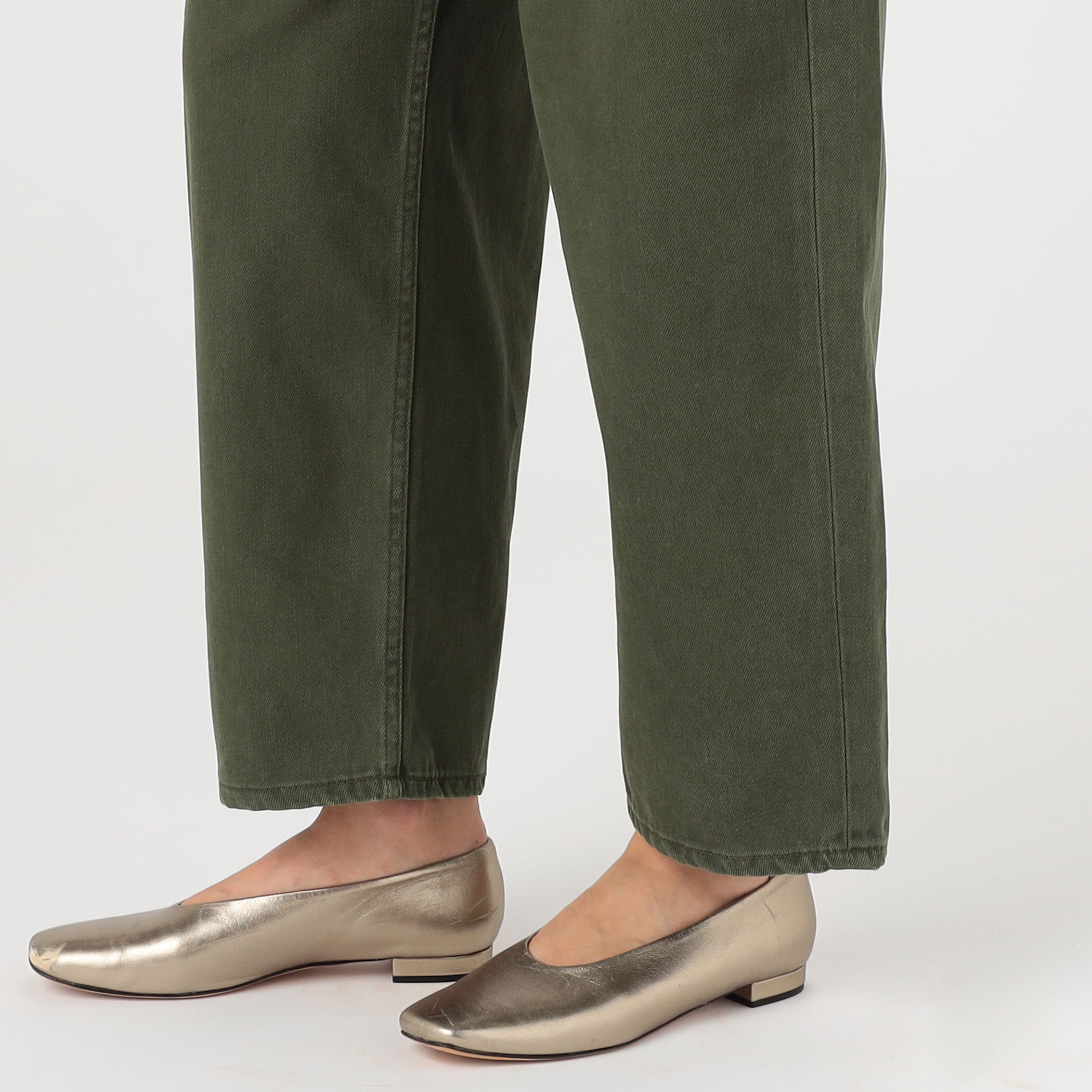 シーアイランドカラーデニム コクーンパンツ｜トゥモローランド 公式通販