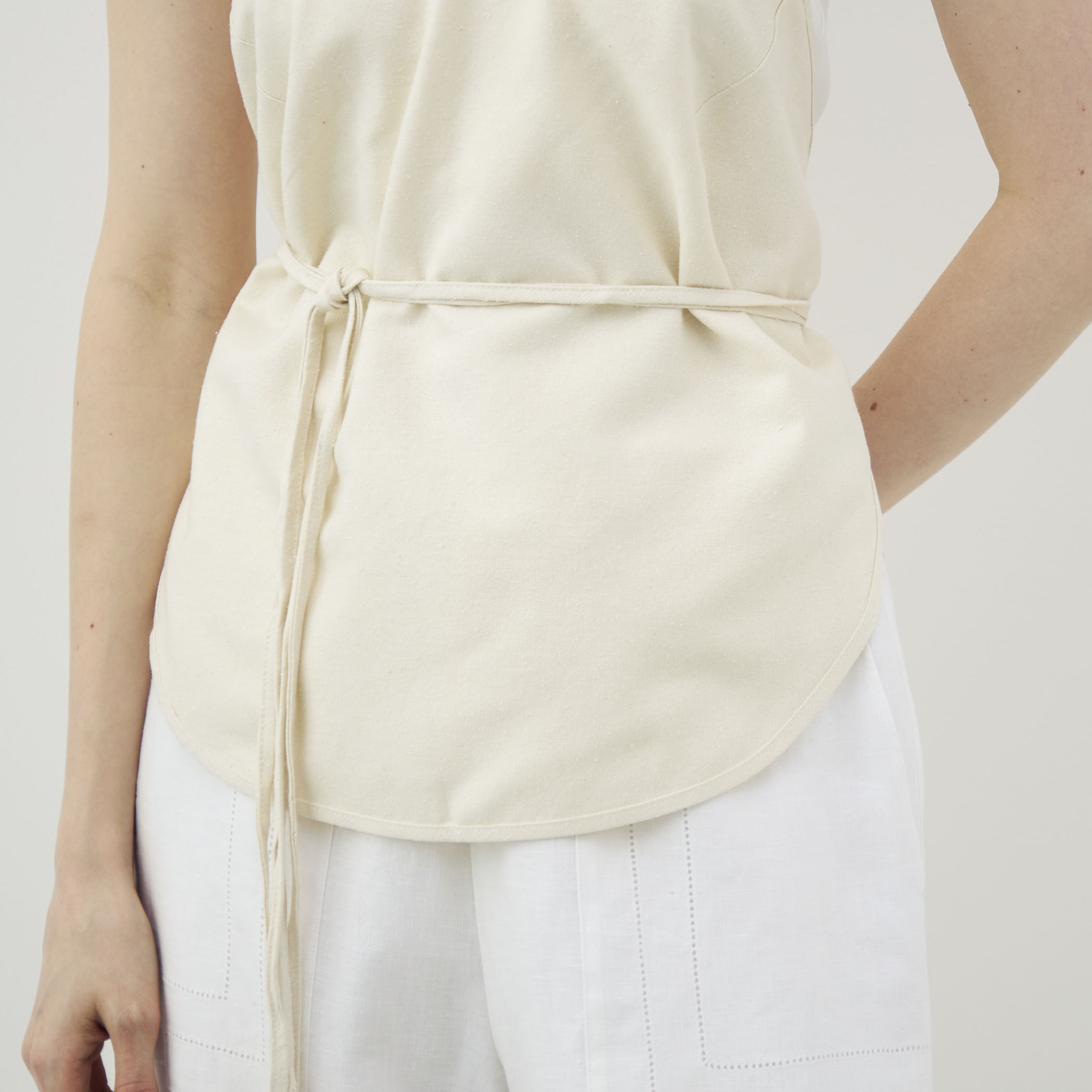 BASERANGE MAR TOP シルク ホルターネックトップ｜トゥモローランド