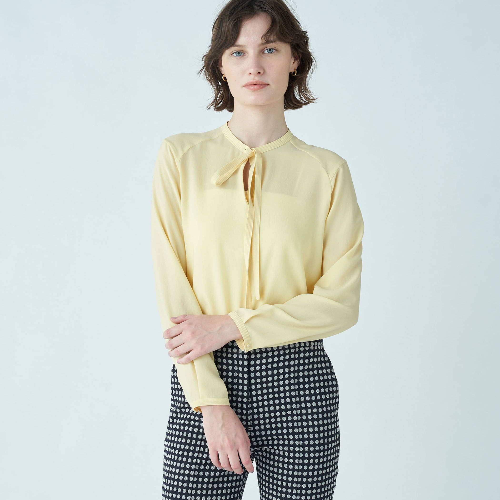 tomorrowland ブラウス シルクツイル チェーンプリントボータイ