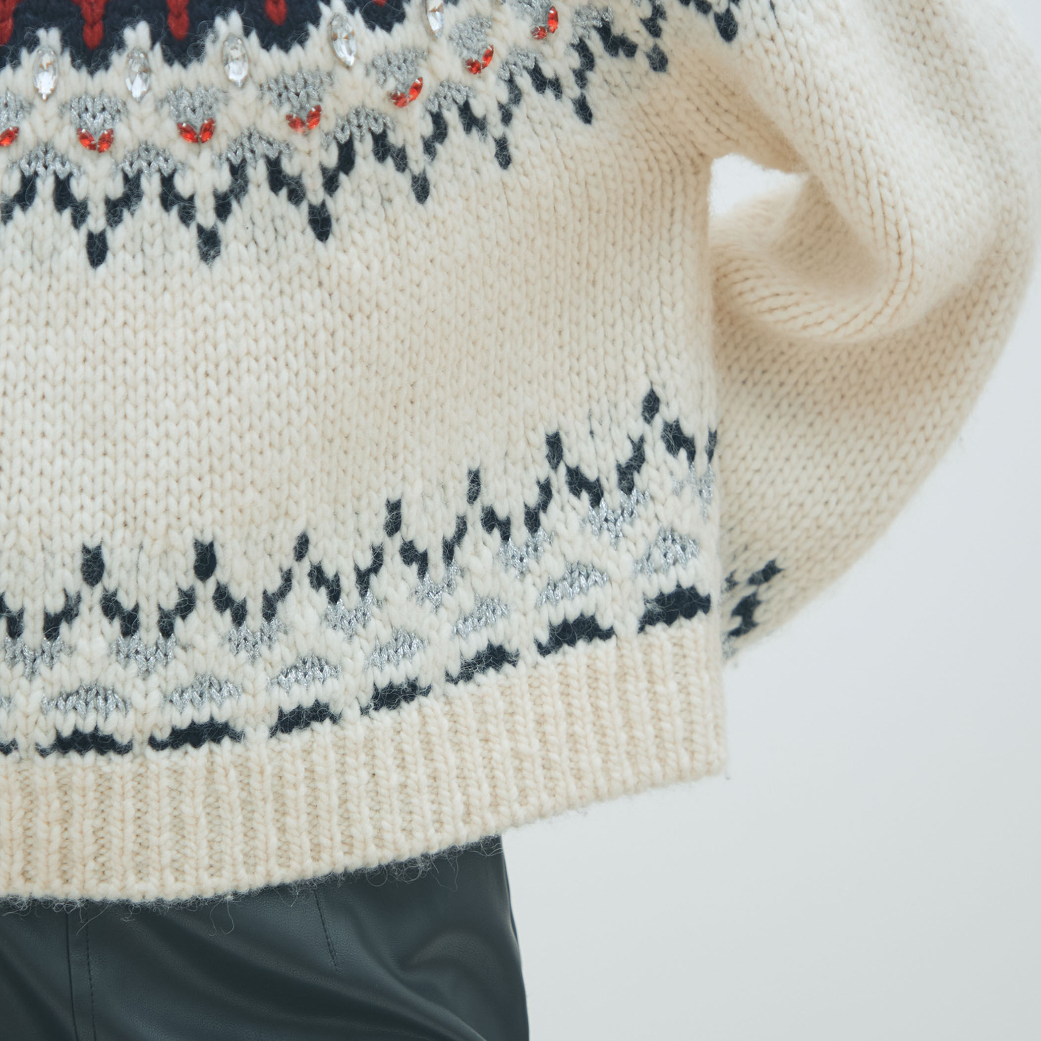 ビジュージャカード クルーネックプルオーバー｜トゥモローランド 公式通販