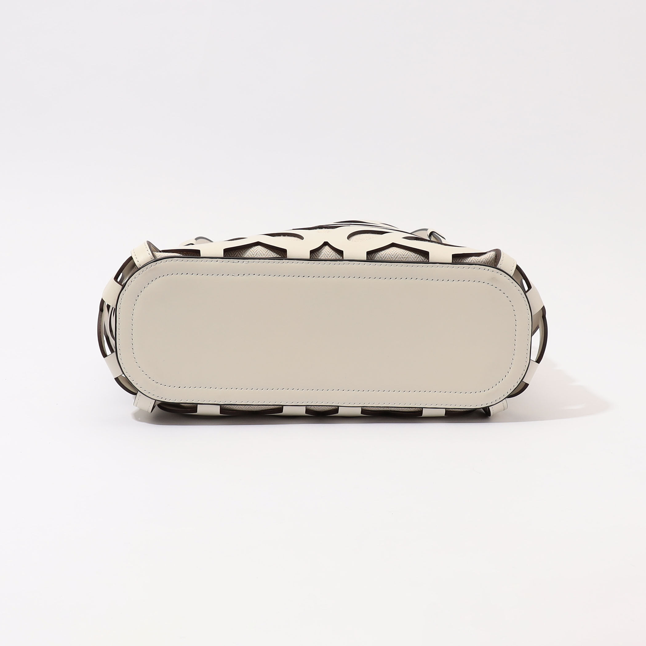 LOEWE アナグラムカットアウト｜トゥモローランド 公式通販