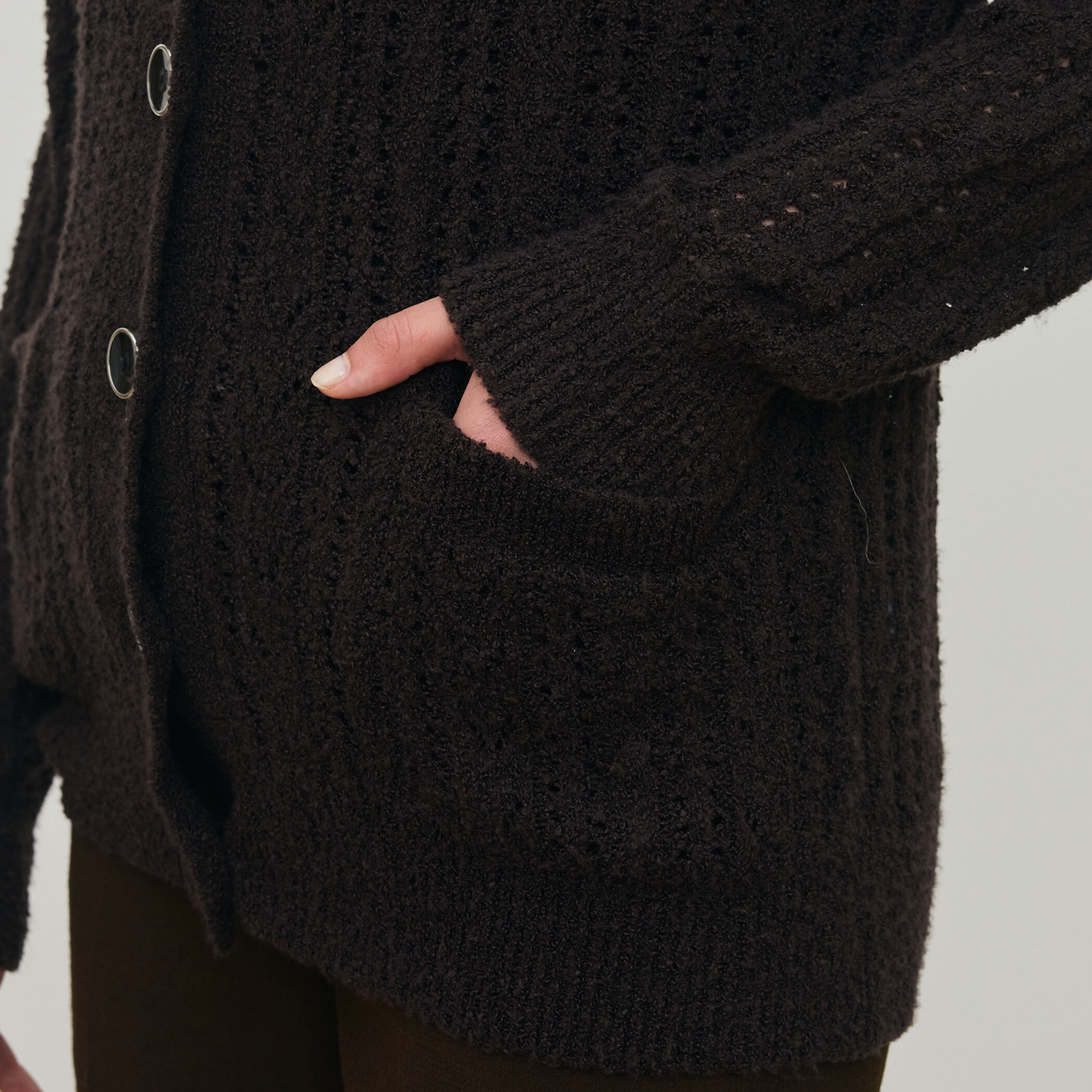 シルクループヤーン アイレット Vネックカーディガン