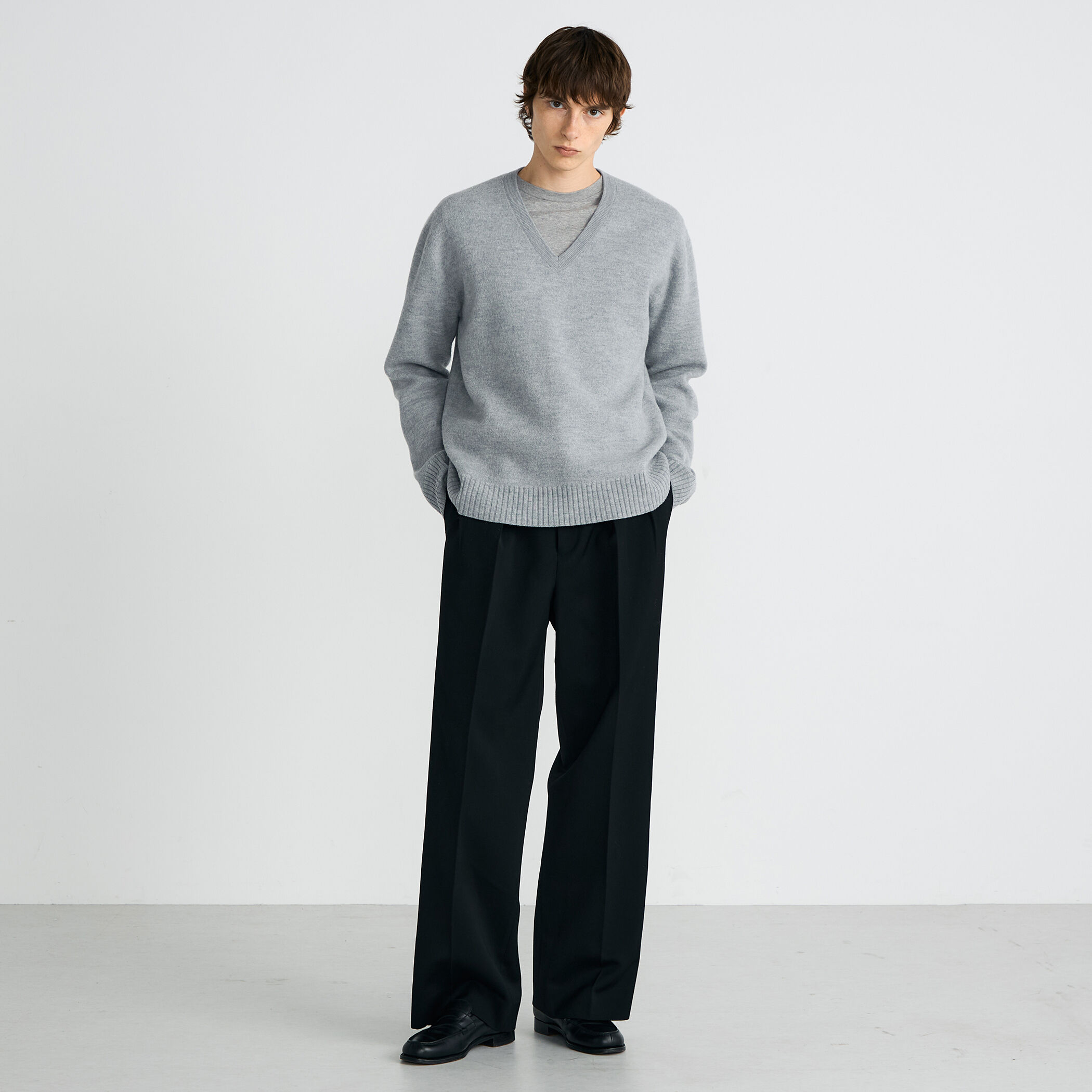 スラブ縮絨 Vネックプルオーバー｜トゥモローランド 公式通販