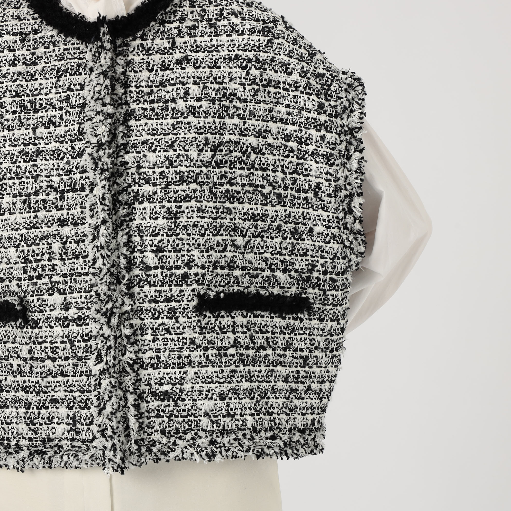 ファンシーツイード スクエアジレ｜トゥモローランド 公式通販