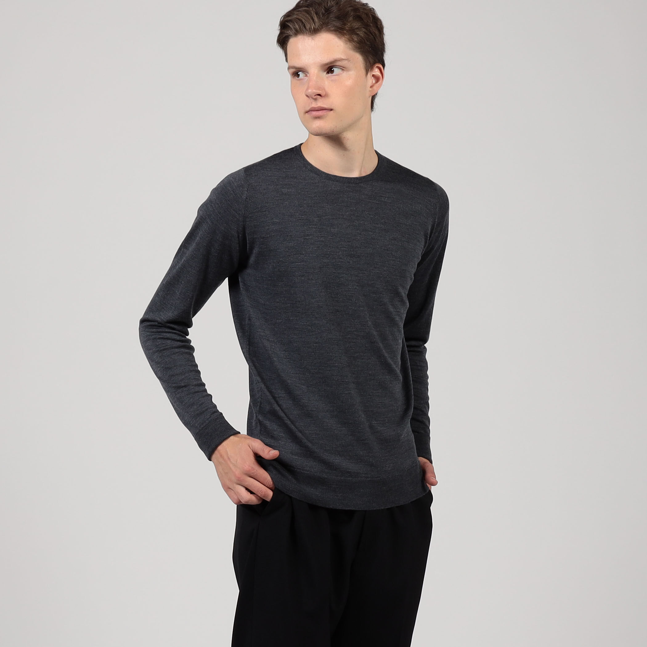 JOHN SMEDLEY 30G EASY FIT ウール クルーネックプルオーバー