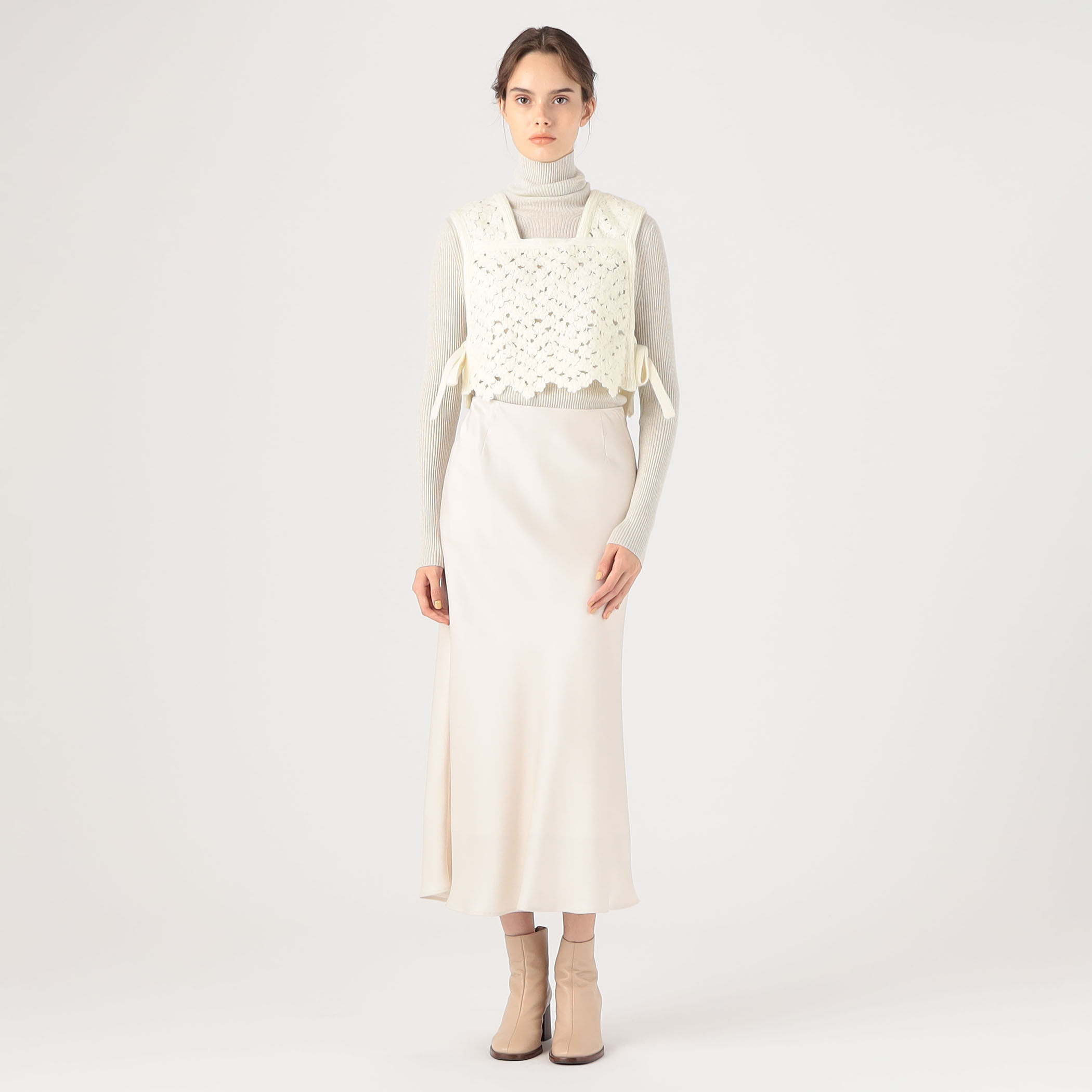 □Hailey ショートジレ｜トゥモローランド 公式通販