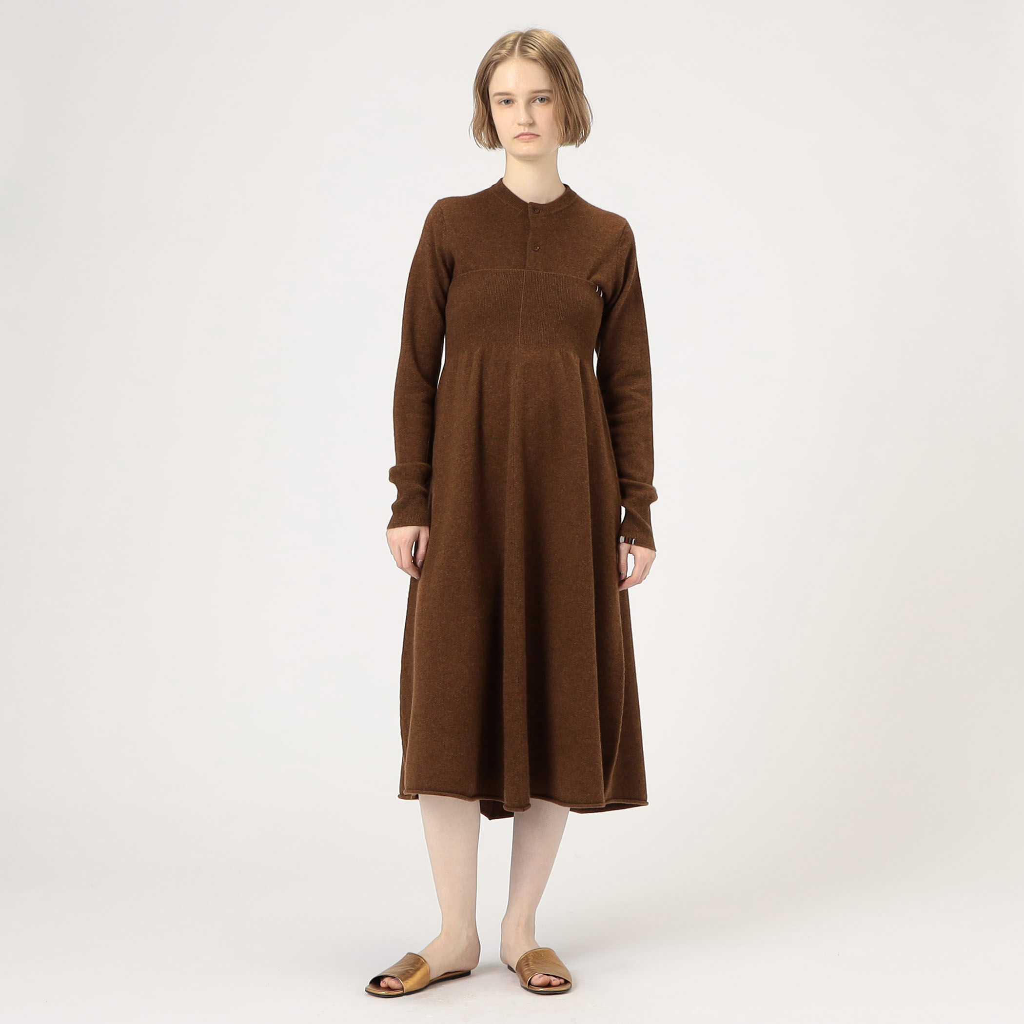□extreme cashmere ease DRESS｜トゥモローランド 公式サイト