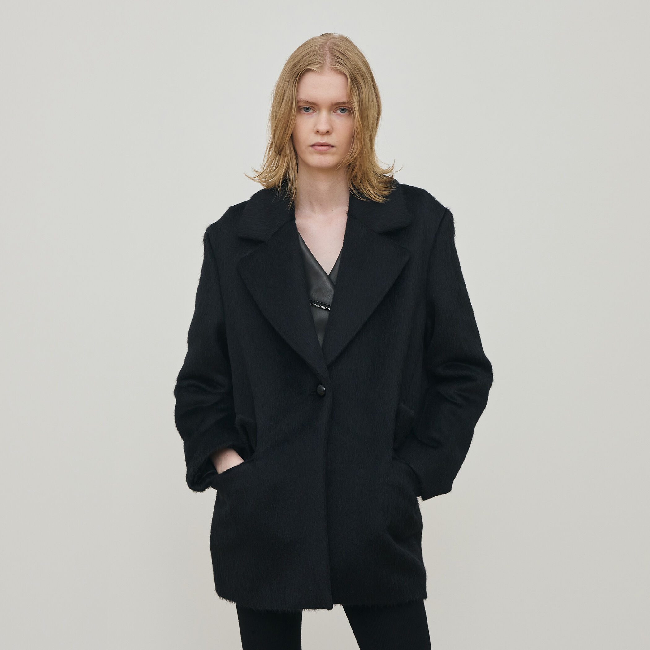 スーリーアルパカブラックシャギー ジャコット｜トゥモローランド 公式通販