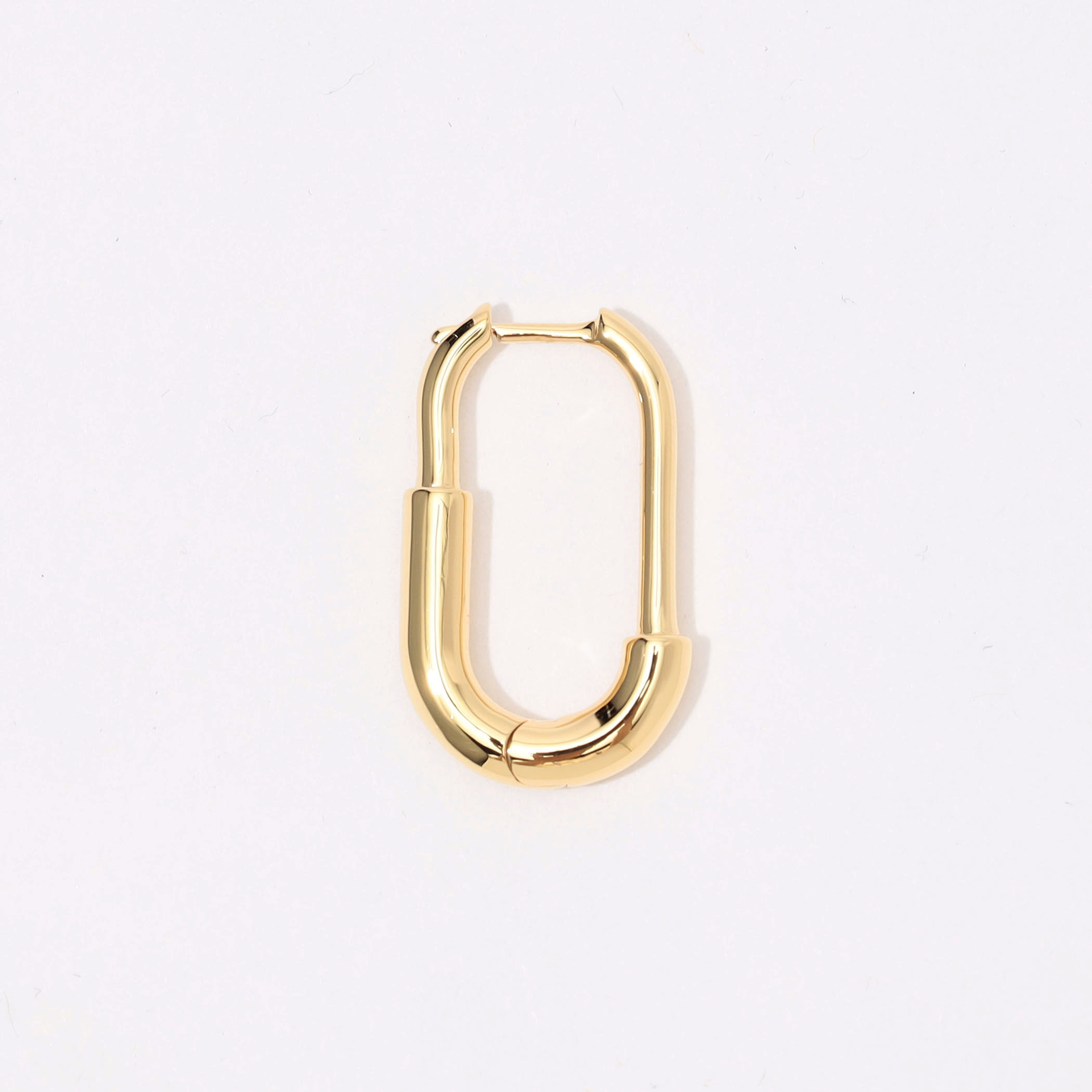 Otiumberg. Large Staple Hoops ゴールドピアス｜トゥモローランド