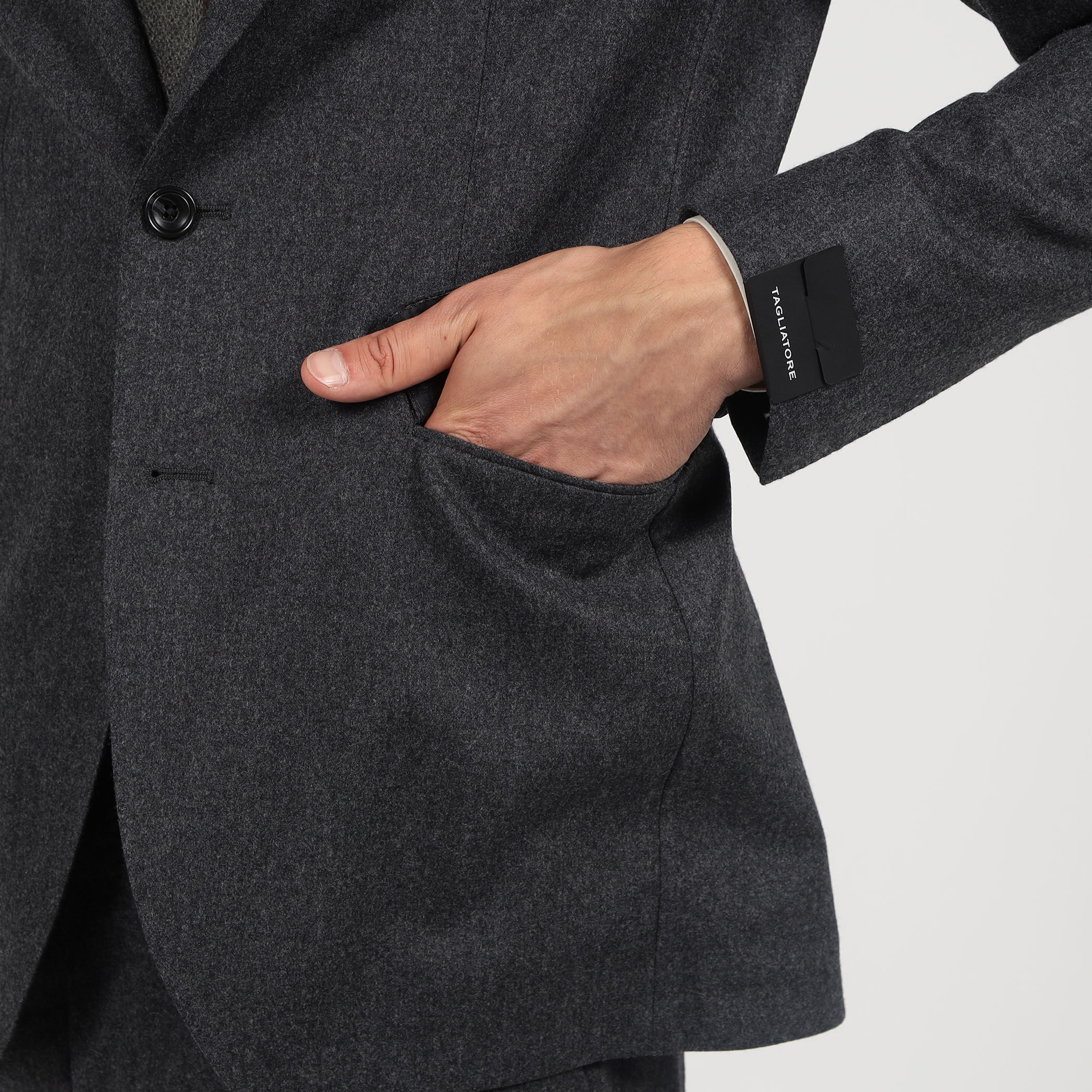 別注】TAGLIATORE ウールサキソニー シングルブレステッド2Bスーツ