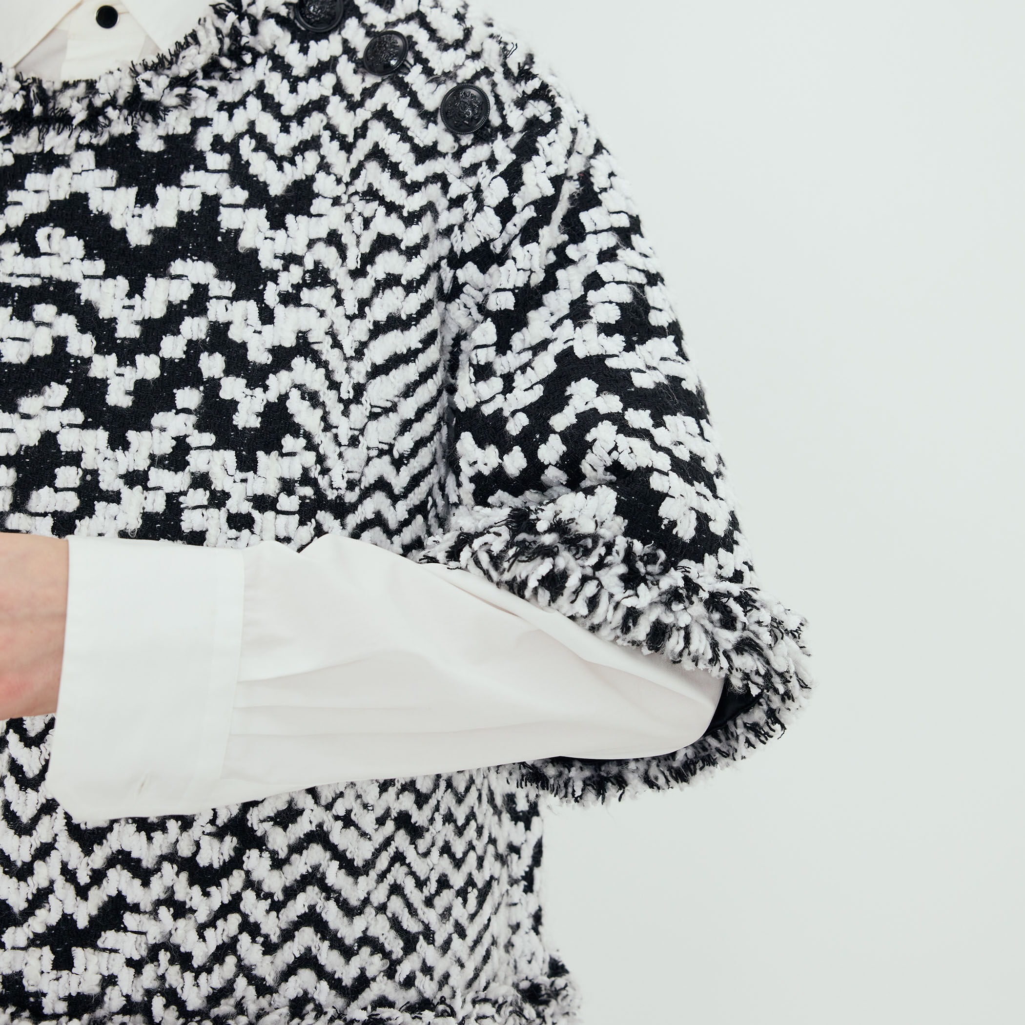 モノトーンジャカード ハーフスリーブトップ｜トゥモローランド 公式通販