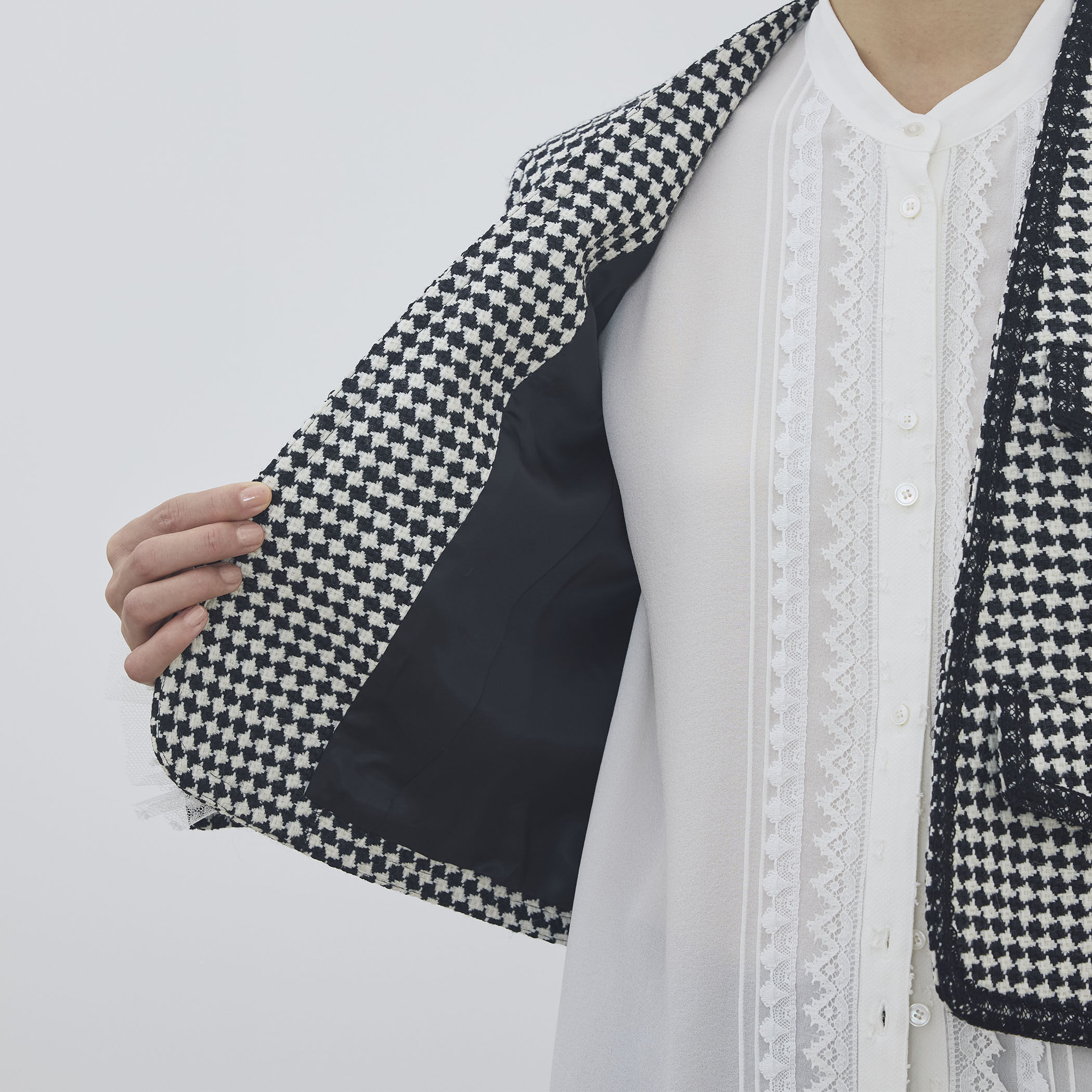 テープヤーンツイード ノーカラーコンパクトジャケット