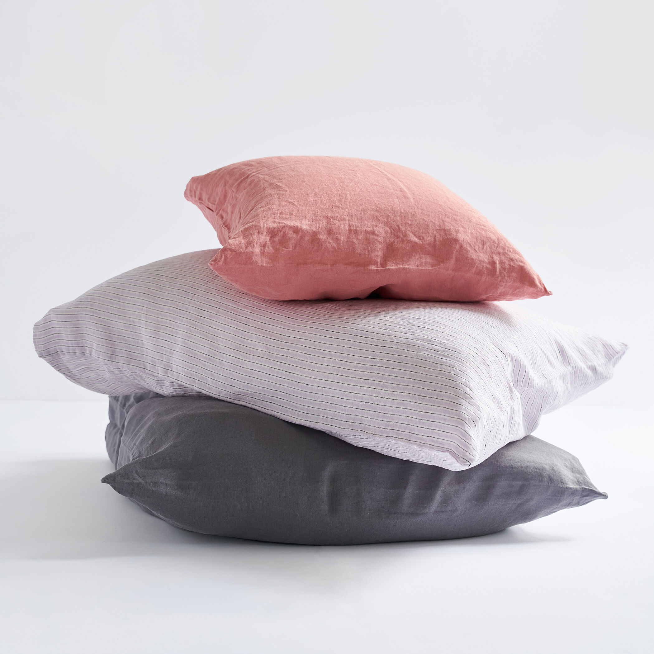 ストライプリネン ピローケース（50cm × 70cm）｜トゥモローランド