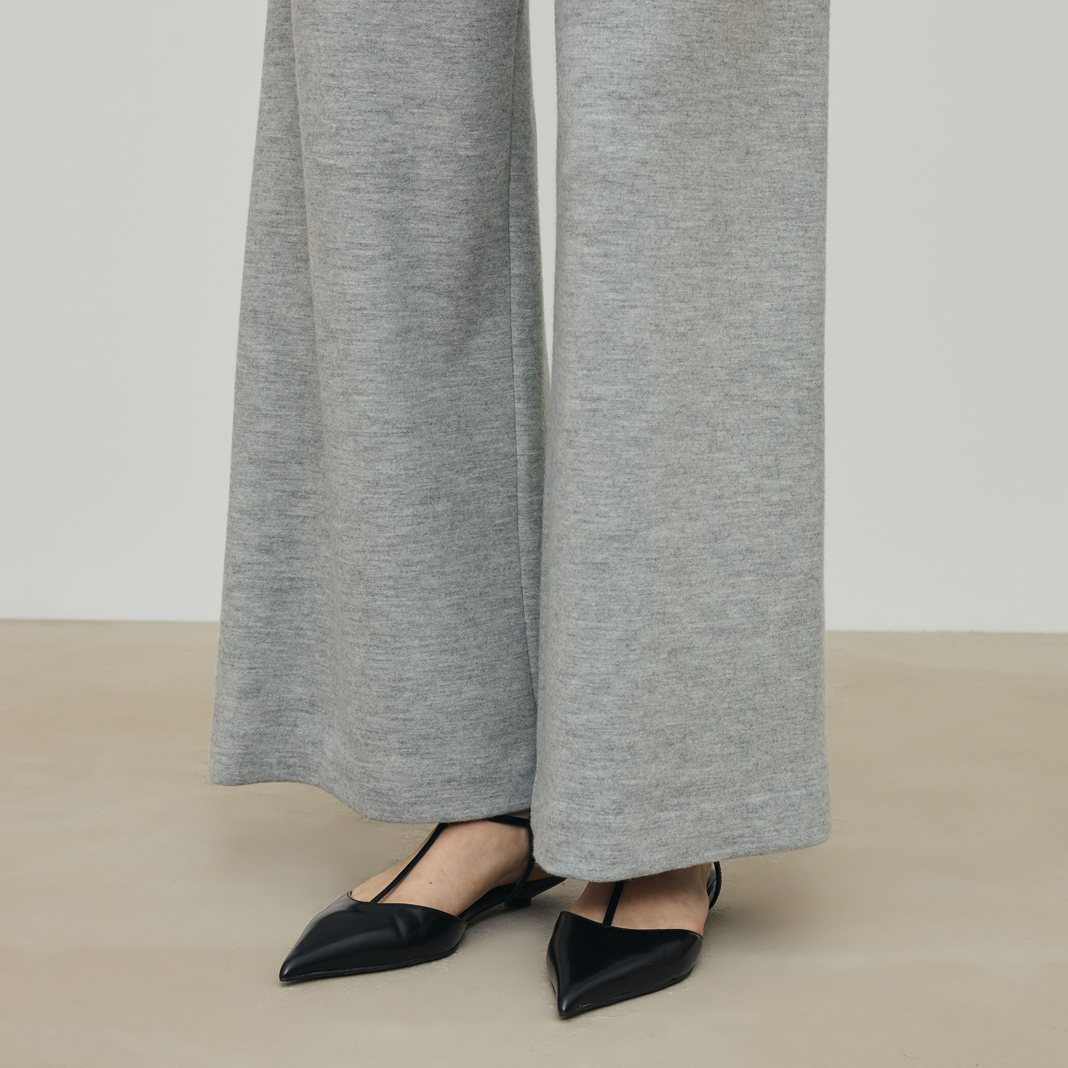 ニットコンビネーション ドローストリングパンツ｜トゥモローランド