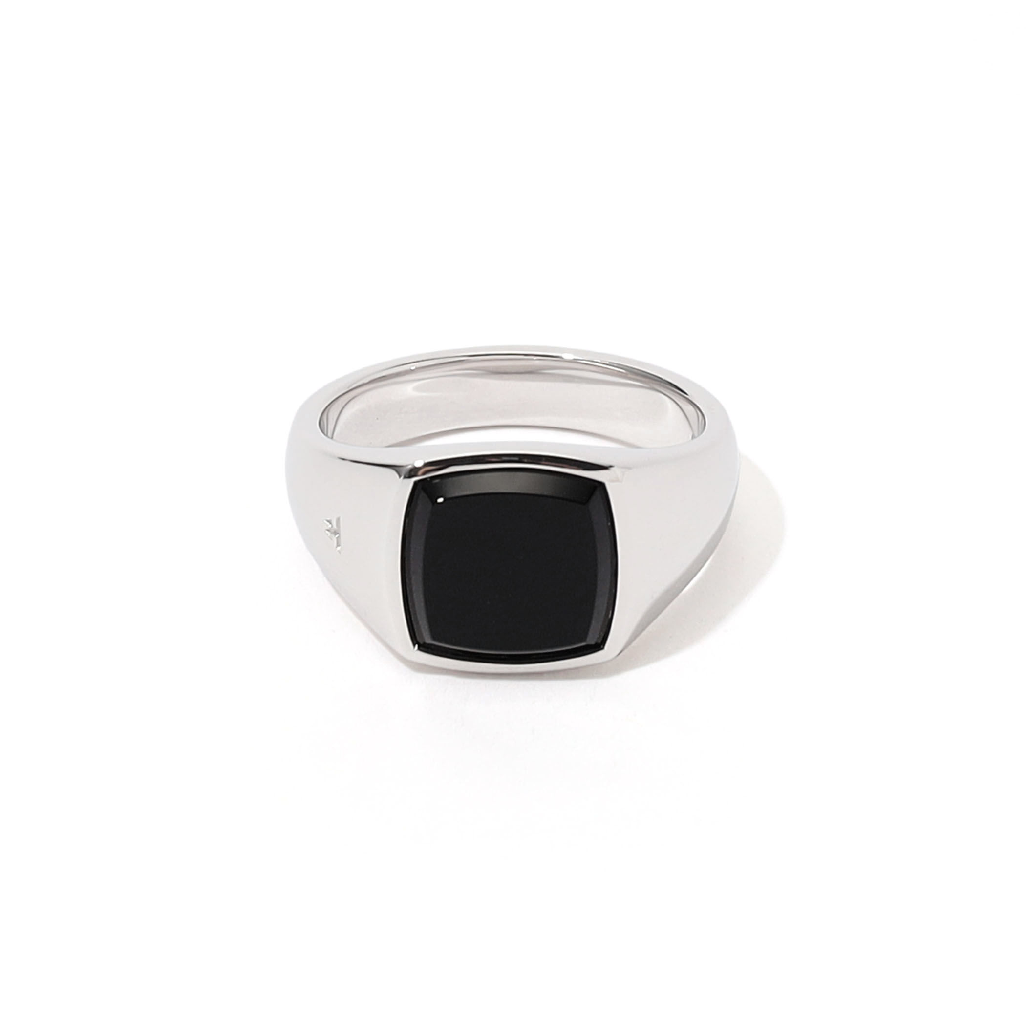 TOM WOOD Kay Ring Polished Onyx シグネットリング｜トゥモローランド