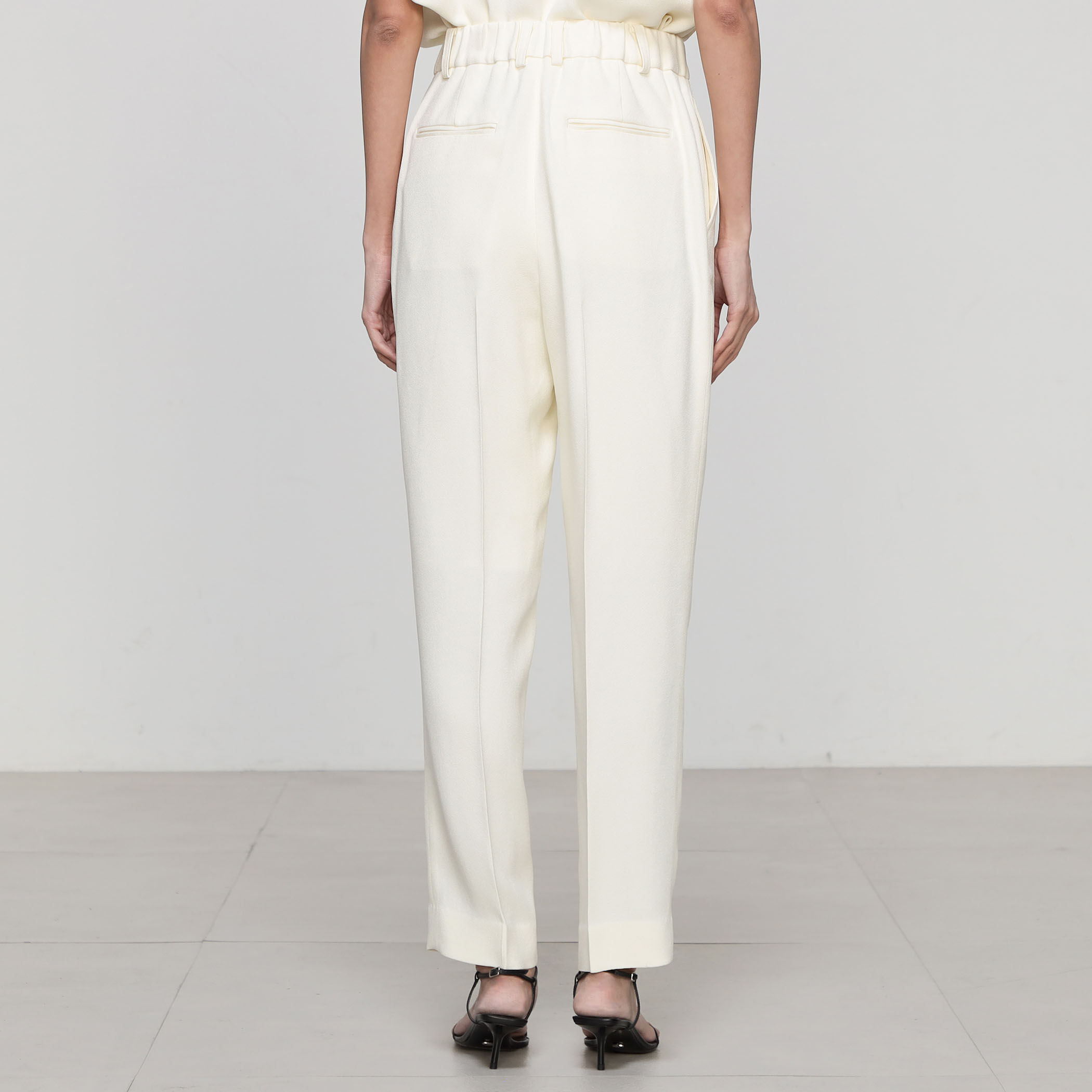 レーヨンアムンゼン テーパードパンツ｜トゥモローランド 公式通販