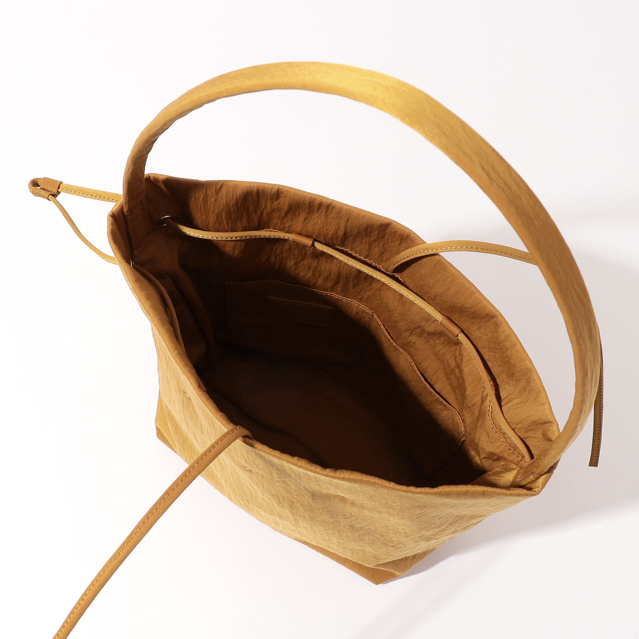 【MARYALTERNA】WRAPPING ワンショルダーバッグ 一部店舗限定】MARY AL TERNA / WRAPPING ワンショルダートートバック