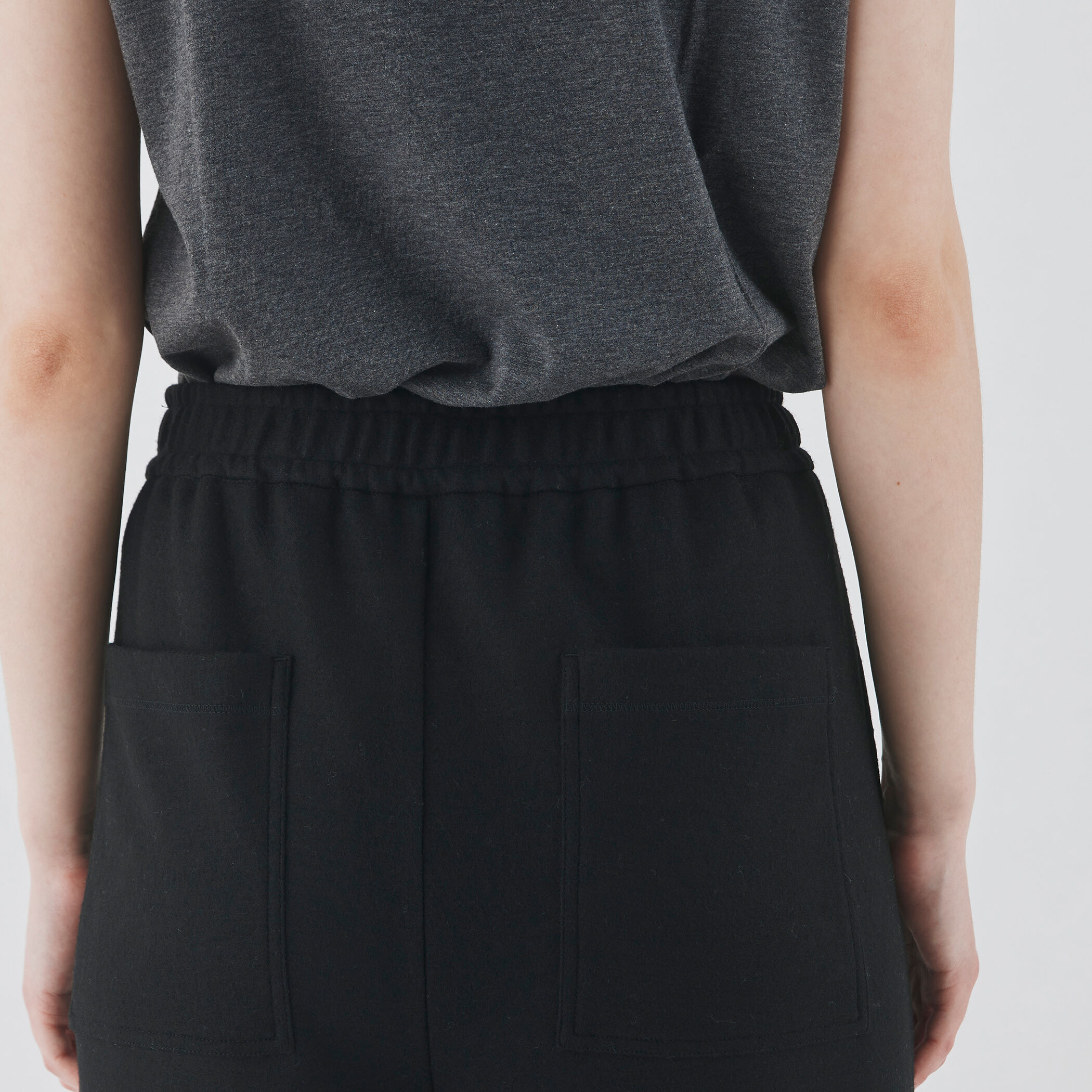 ミルドスムース タックワイドパンツ｜トゥモローランド 公式通販