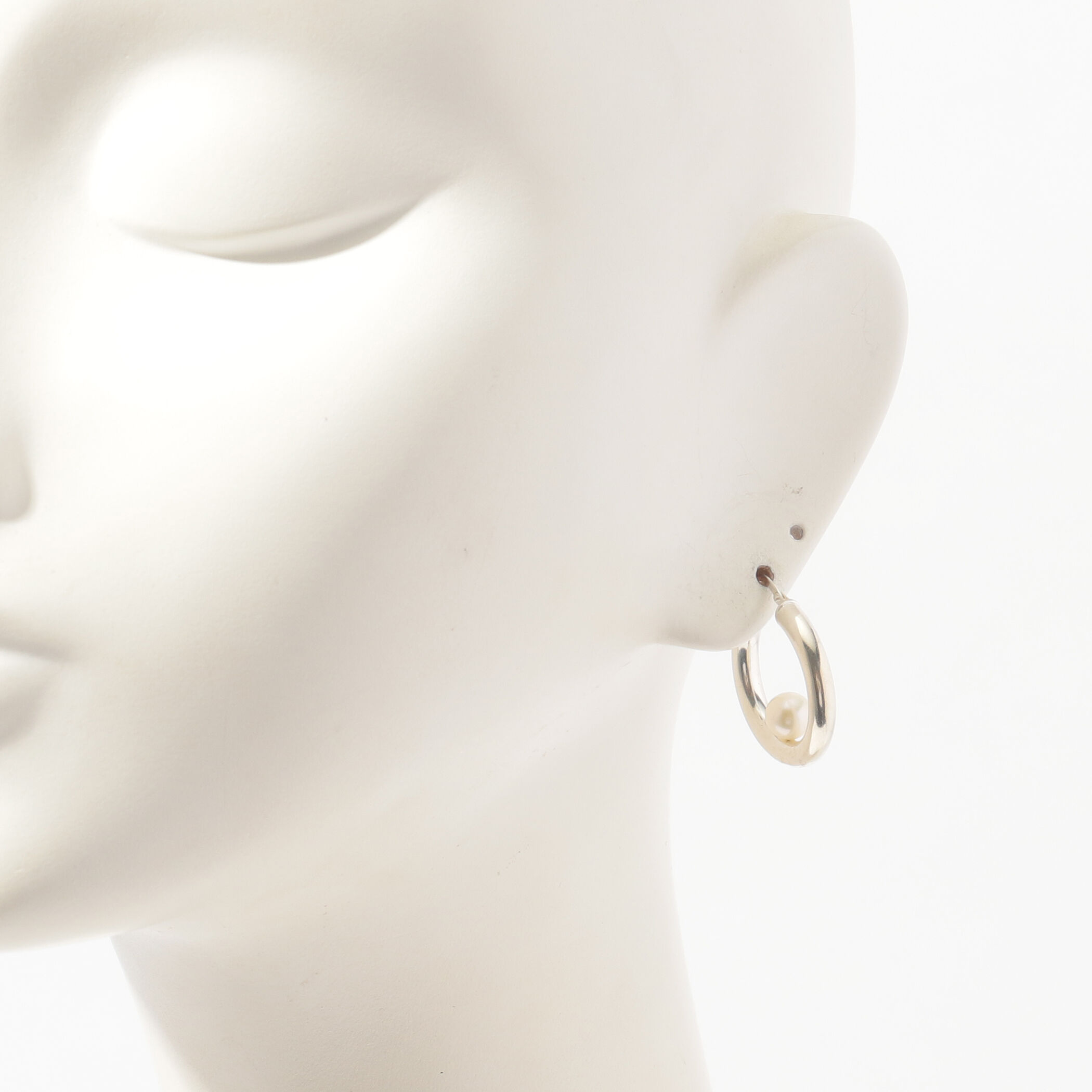 Kara Yoo LUNA I HOOPS ピアス|トゥモローランド 公式通販 Kara Yoo LUNA I HOOPS ピアス|トゥモローランド 公式通販