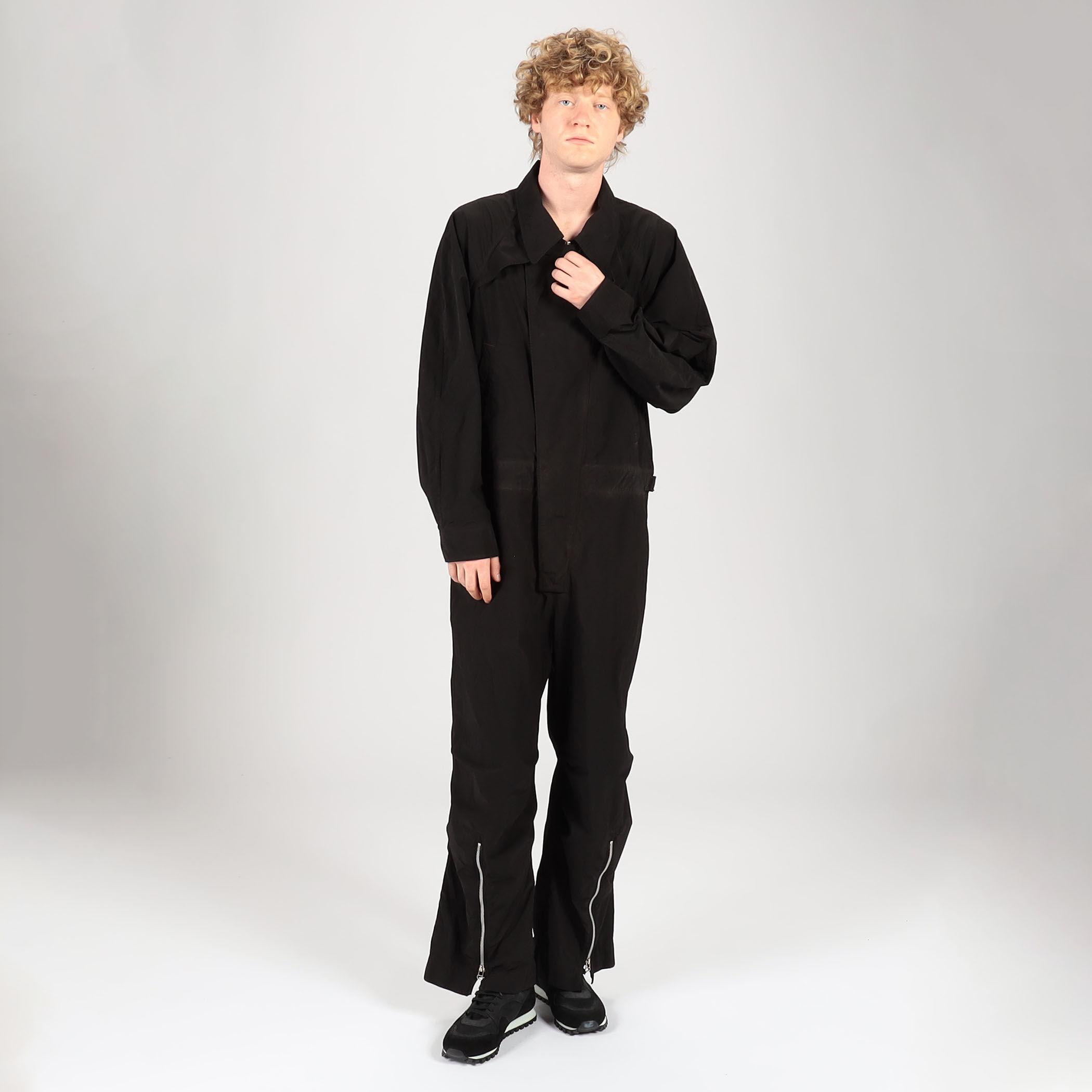 黒い衣桁 1本 kiminori morishita Hand-dye jumpsuit｜トゥモローランド 公式通販