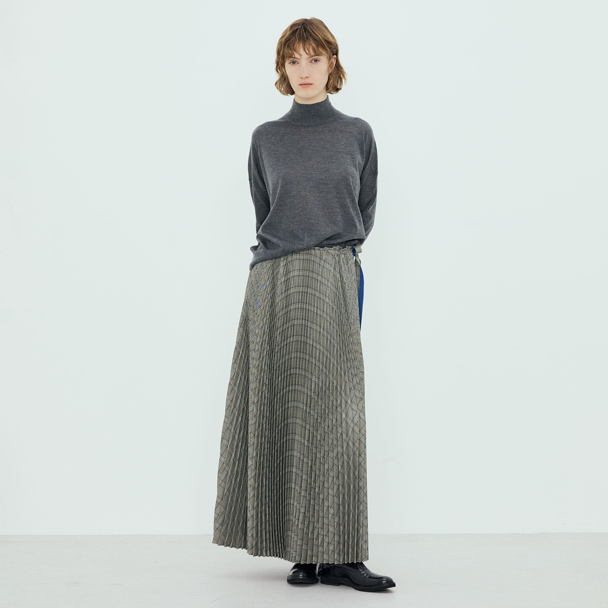 美品17万 TOM FORD モックネック ニット カシミア シルク 48 TOM FORD トムフォード モックネックニット カシミアシルク サイズ48