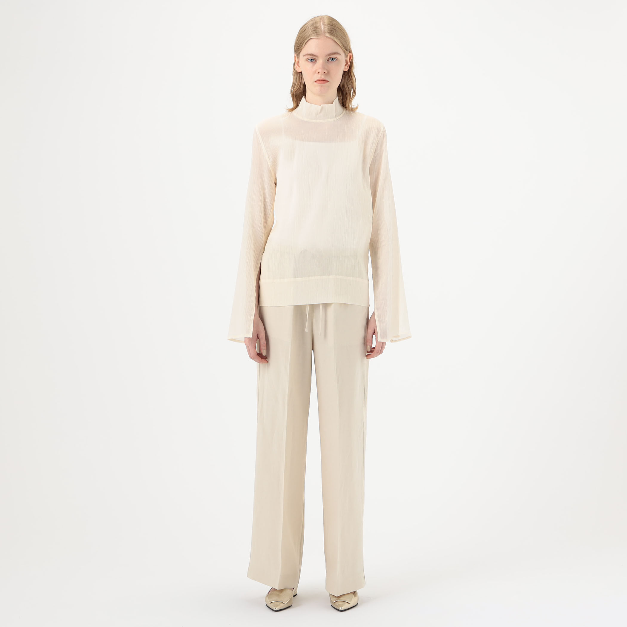 totemeトーテム　フロントスリットブラウス TOTEME/トーテム】SLIT SLEEVE BLOUSE（シャツ／ブラウス）｜AP