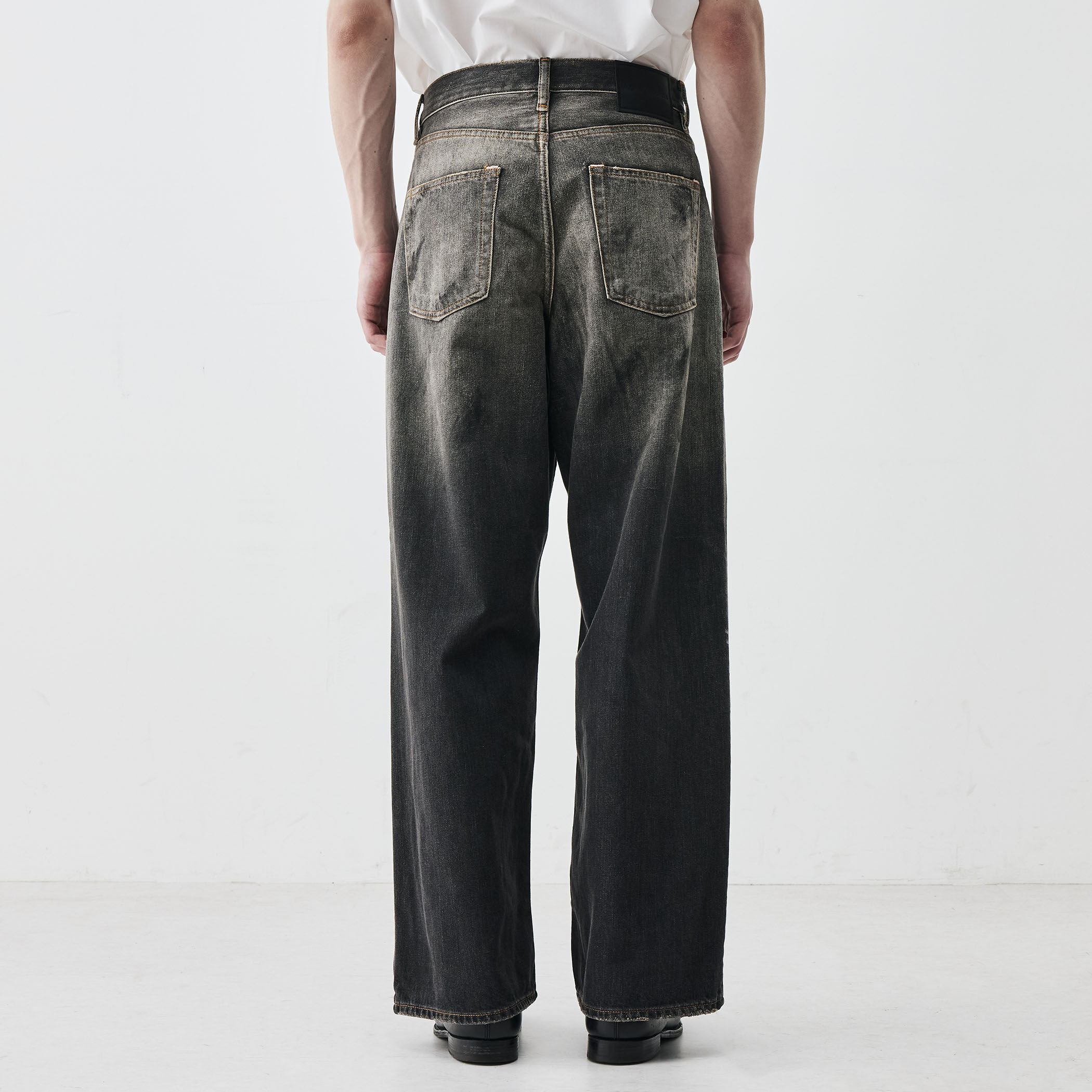 Acne Studios 1981 U BLACK TRAFALGAR デニムパンツ｜トゥモローランド