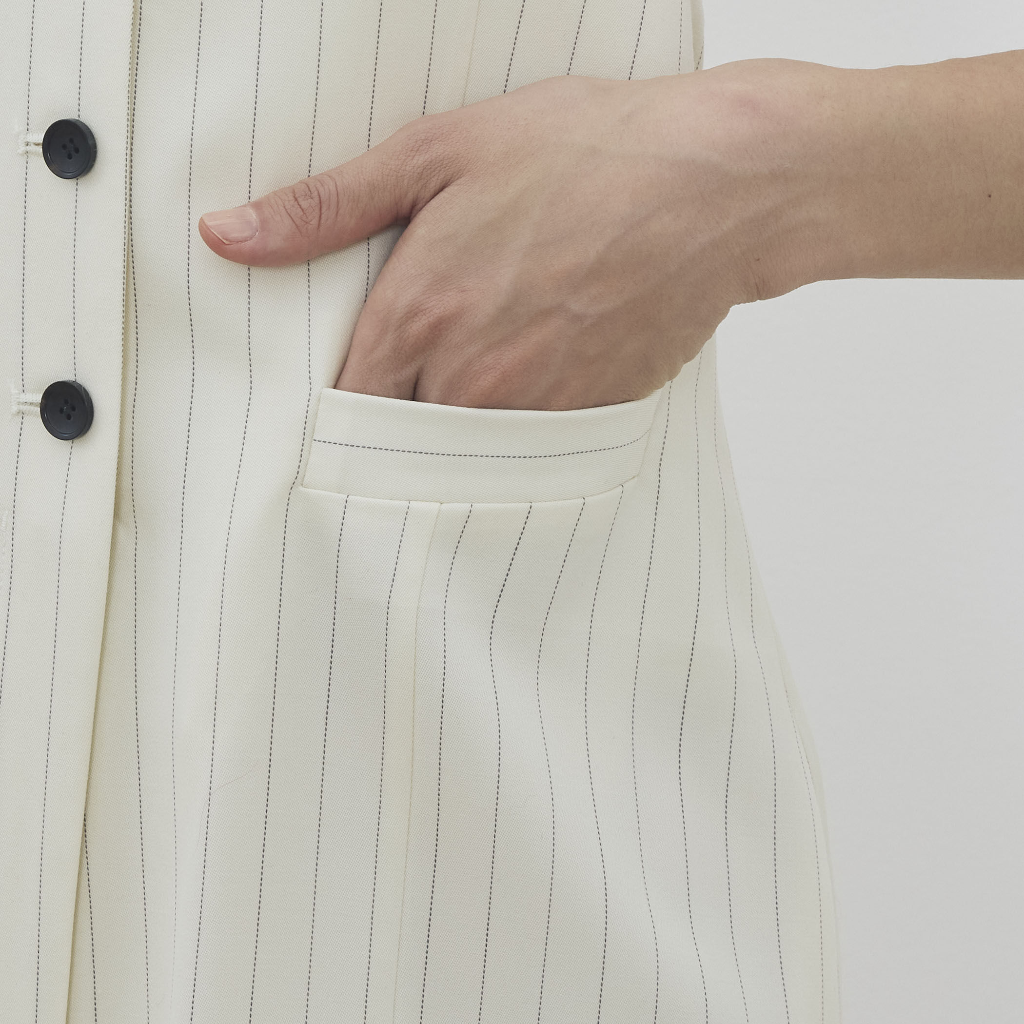 ウールドスキン ホルターネックジャンプスーツ｜トゥモローランド 公式通販