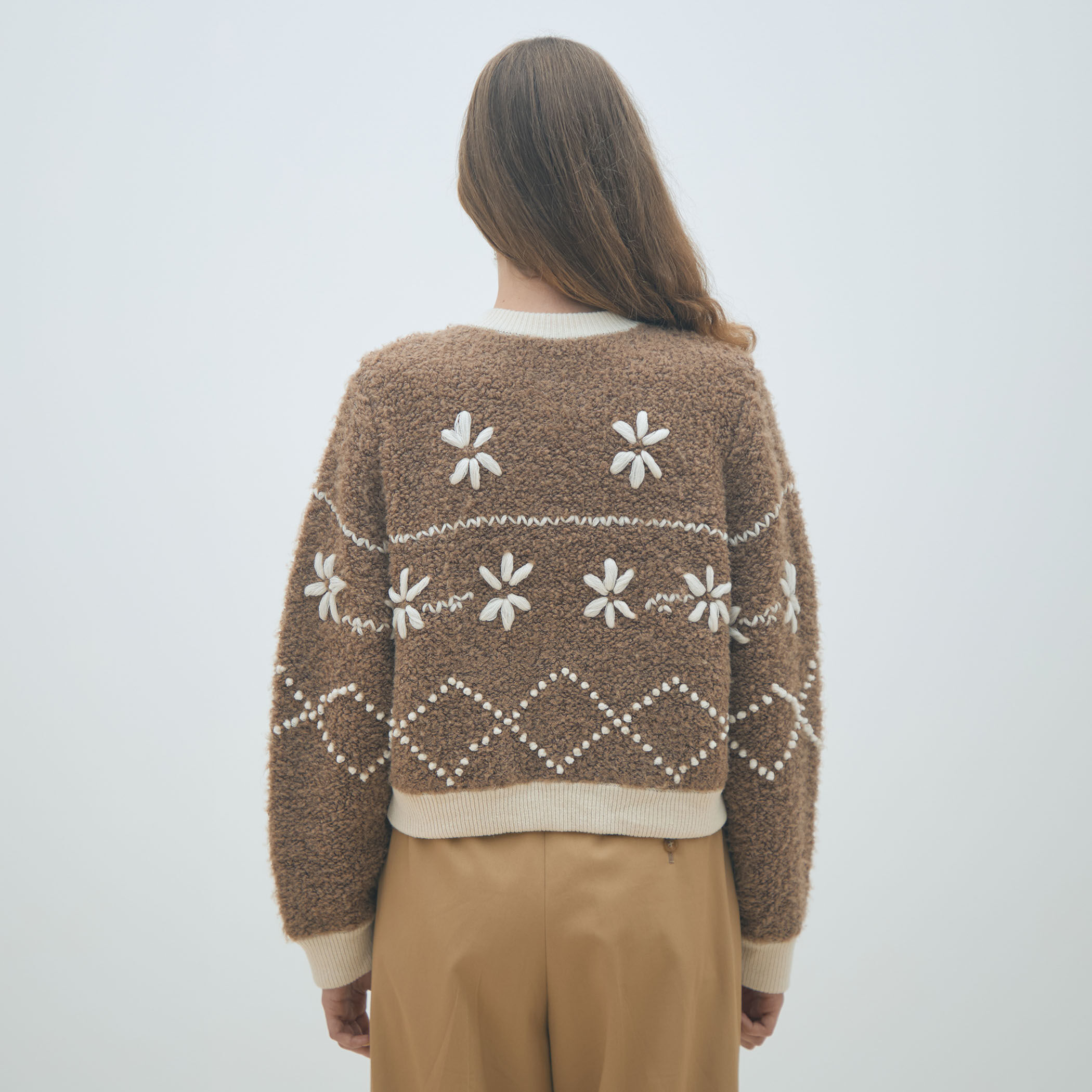 ムートンエンブロイダリー クルーネックカーディガン