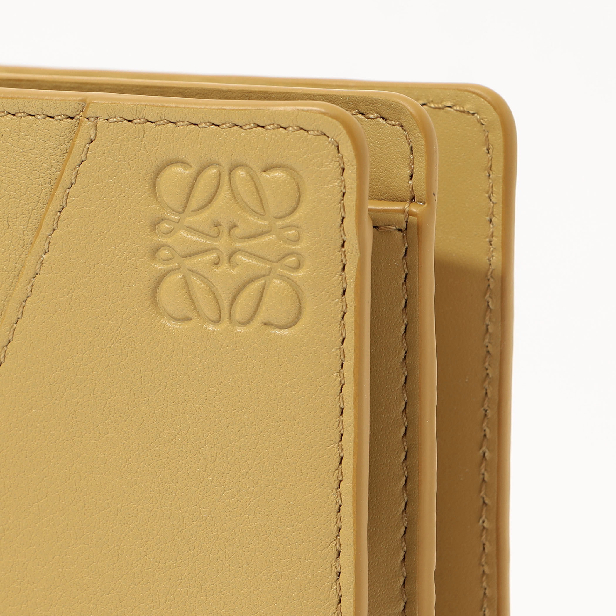LOEWE パズルエッジコンパクトジップウォレット