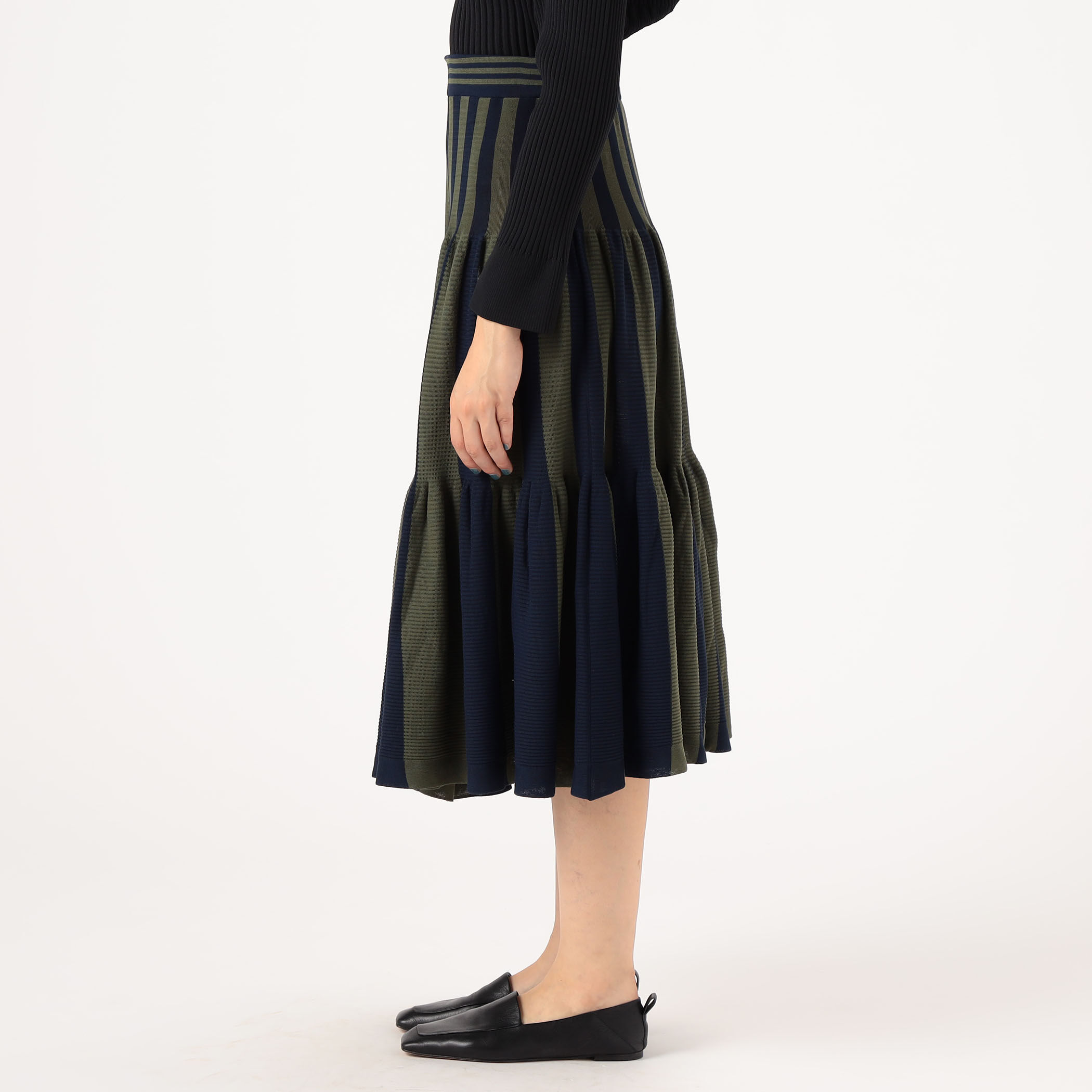 CFCL シーエフシーエルCASCADES TIERED SKIRT カーキ&紺 CFCL CASCADES SKIRT｜トゥモローランド 公式通販