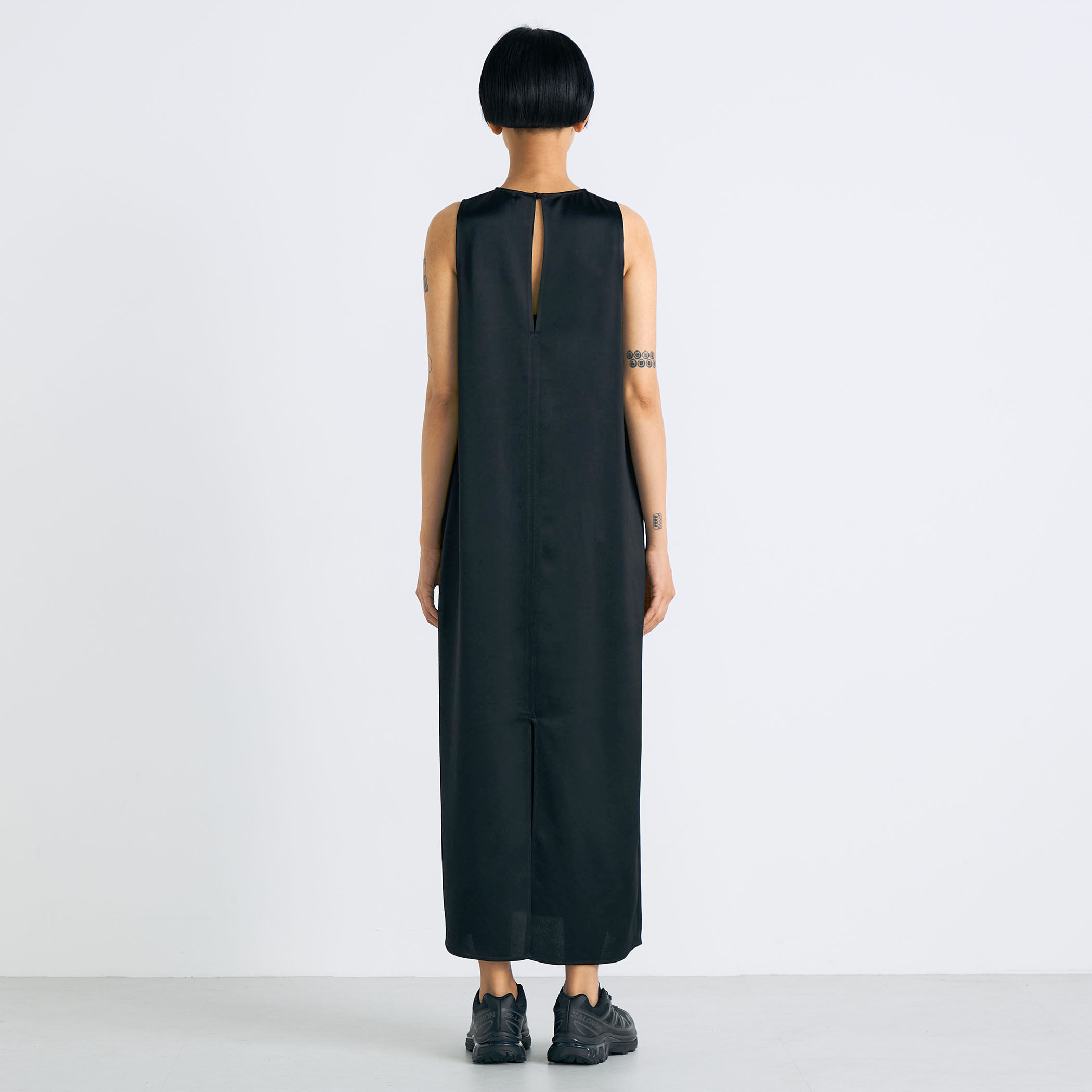 【ROPÉ】サテン風ノースリーブワンピース ROPÉ】サテン風ノースリーブワンピース ROPÉ】サテン風