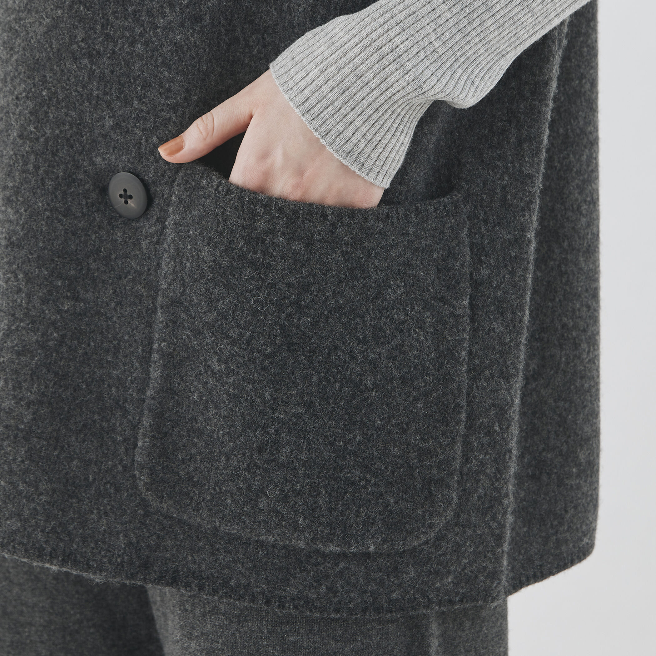 ラムズウール スリーブレスダブルジャケット｜トゥモローランド 公式通販