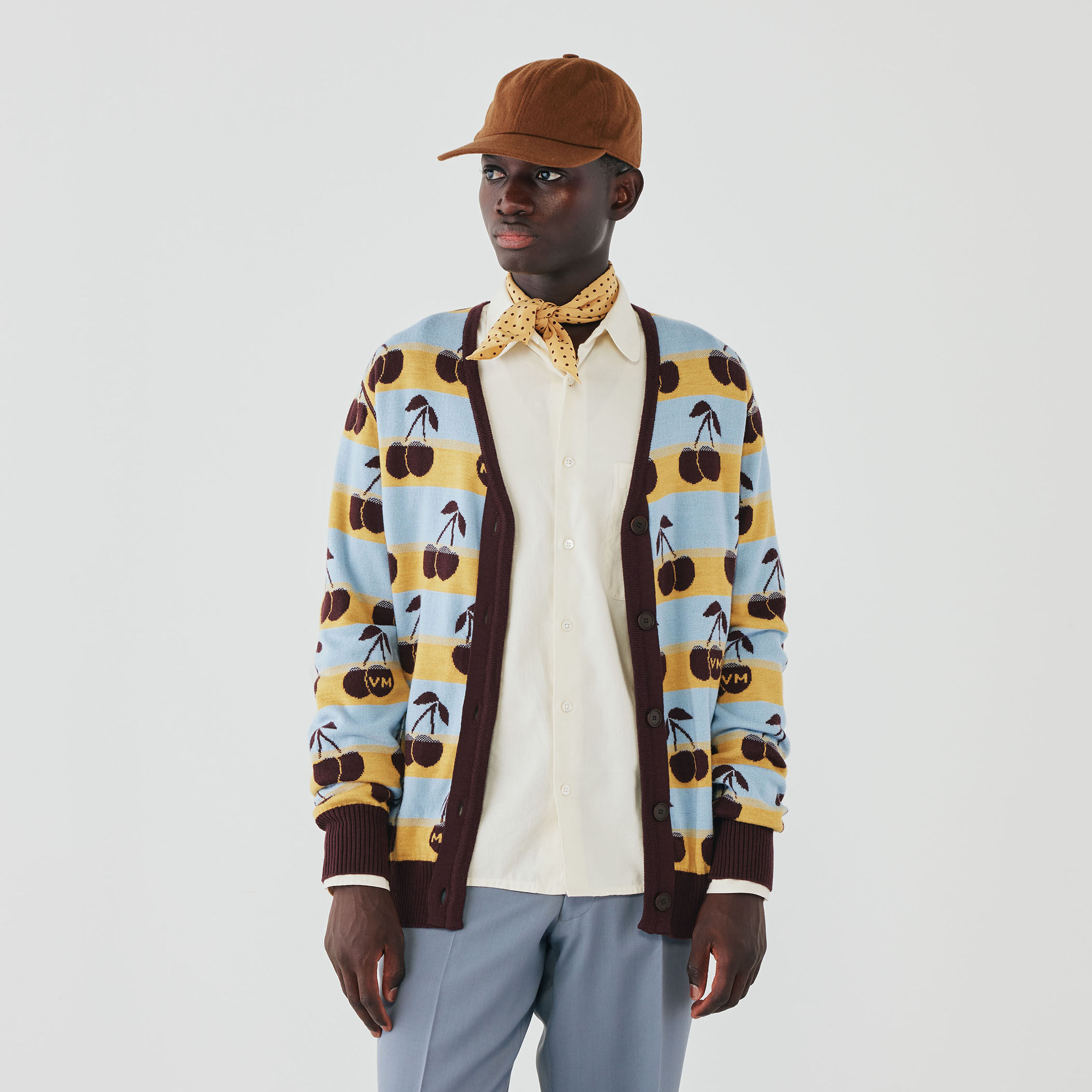 早い者勝ち 完売品 新品未使用品eurokenvy ユーロケンヴィーカーディガン ウール チェリーモチーフ Vネックリバーシブルカーディガン