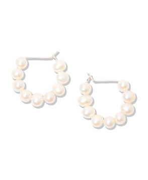 Kara Yoo MICHELLE PEARL HOOPS ピアス