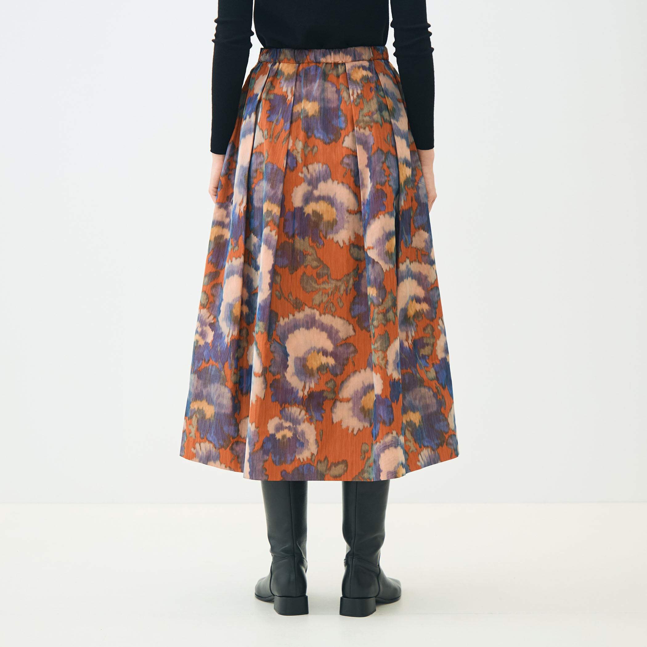 ヴァーミリオンプリント タックスイングスカート｜トゥモローランド